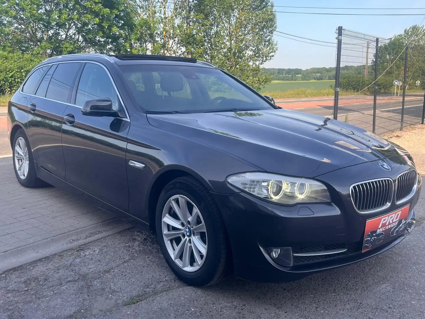 BMW 520 Touring 520dA*Boite Automatique*Full Options* Zwart - 2
