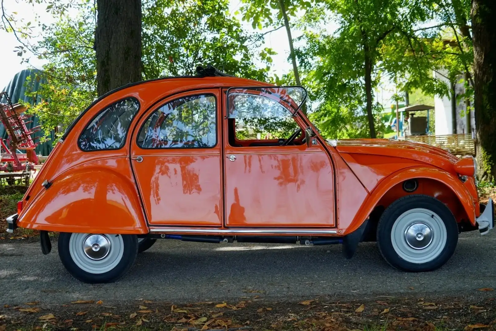 Citroen 2CV 6 Spécial Orange - 2