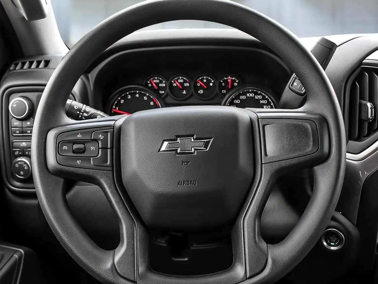 Chevrolet Silverado 1500 снимка Chevrolet Silverado 1500