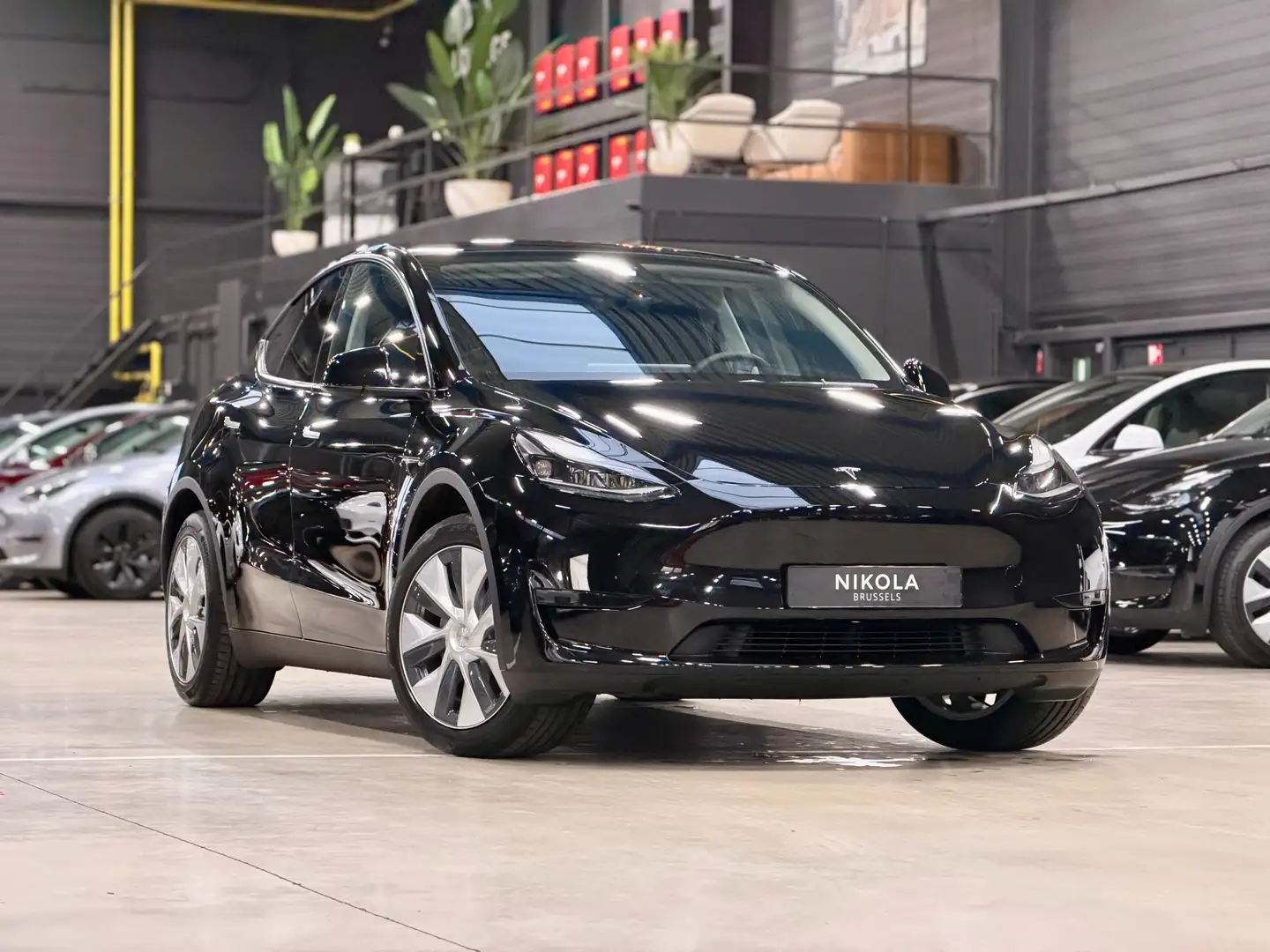 Tesla Model Y REAR WHEEL DRIVE - FULL BLACK - AUTOPILOT ACTIVE Noir - 1
