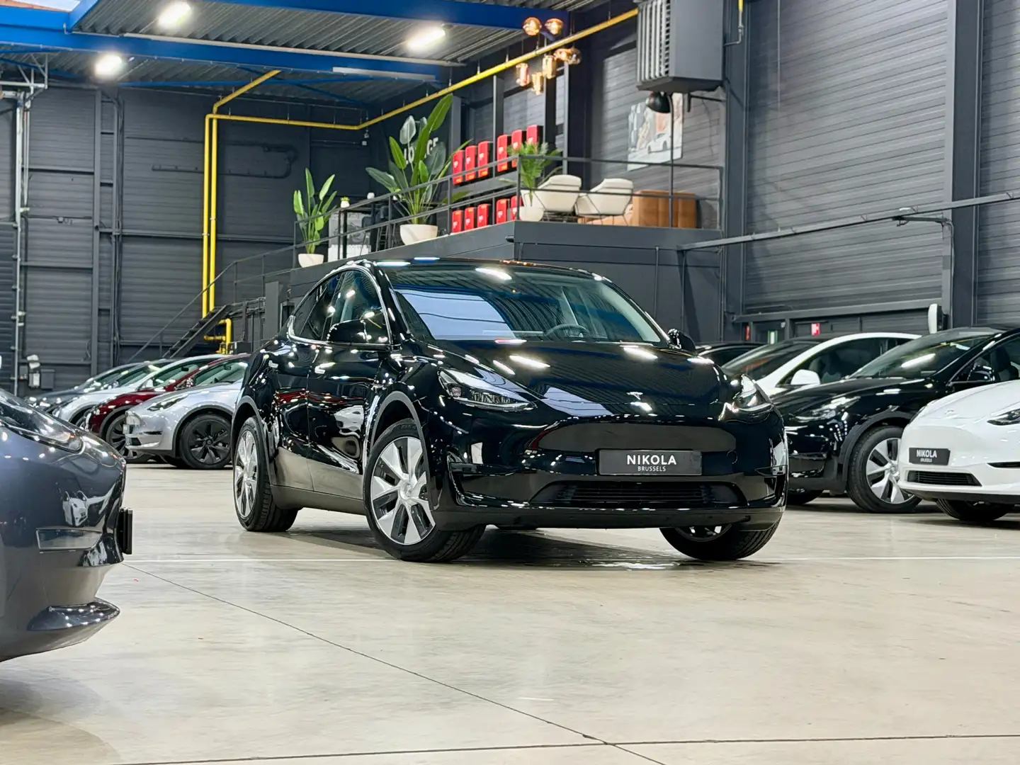 Tesla Model Y REAR WHEEL DRIVE - FULL BLACK - AUTOPILOT ACTIVE Noir - 2