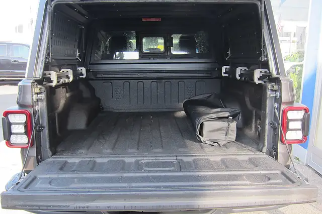 Jeep Gladiator 3,0 V6 AT8 4WD Overland Hardtop Ansicht 9