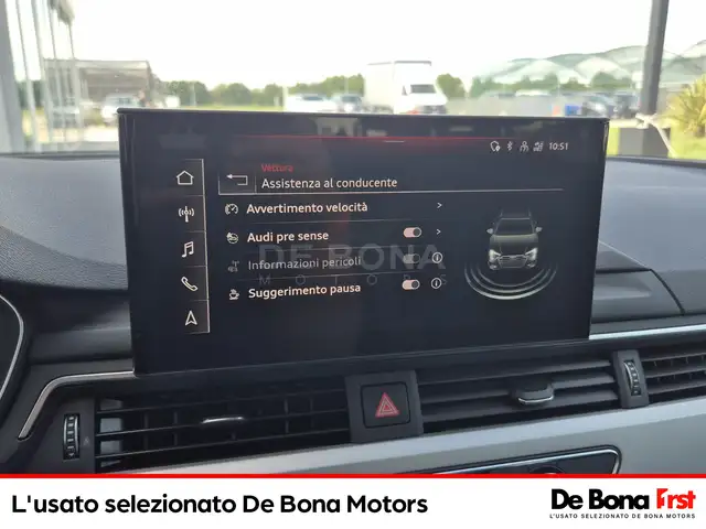 Audi A4 view 14