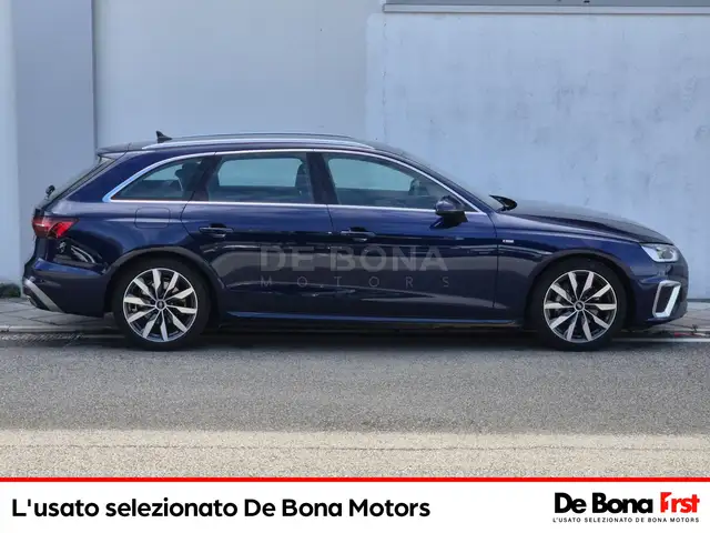 Audi A4 view 6