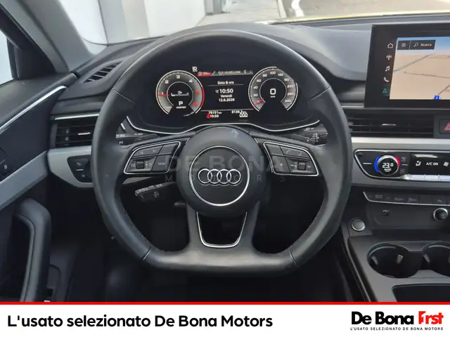 Audi A4 view 10