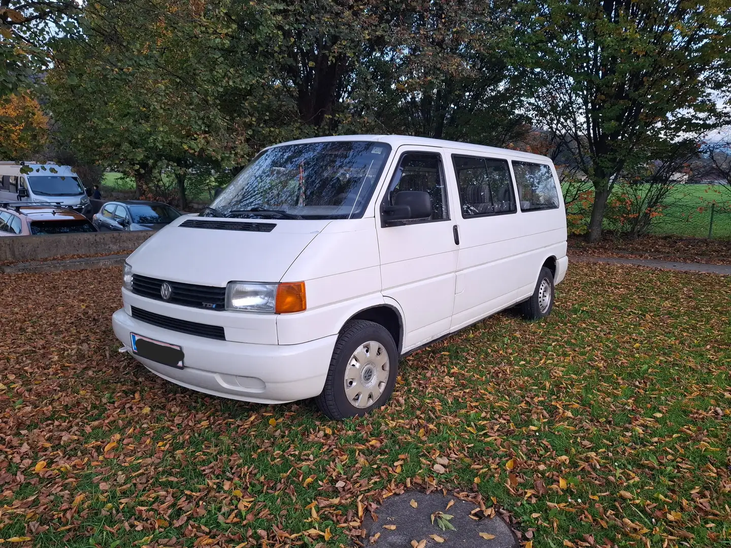 Volkswagen T4 Kombi Kombi 3-3-3 2,5 TDI abgelastet Weiß - 1