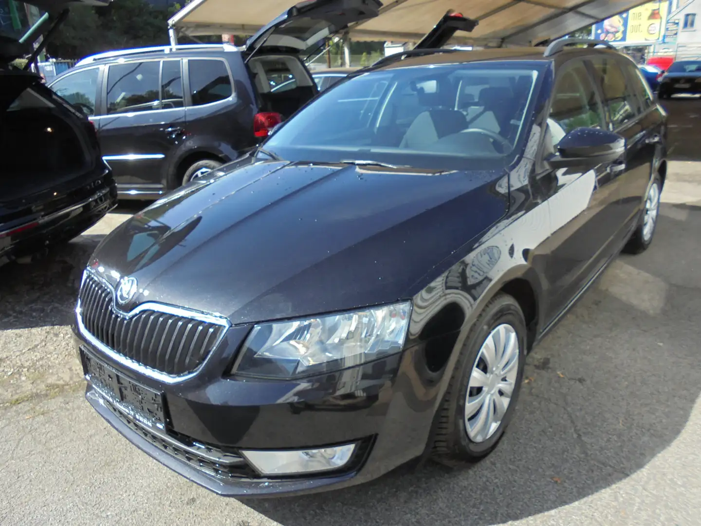 Skoda Octavia Combi Ambition Schwarz - 1