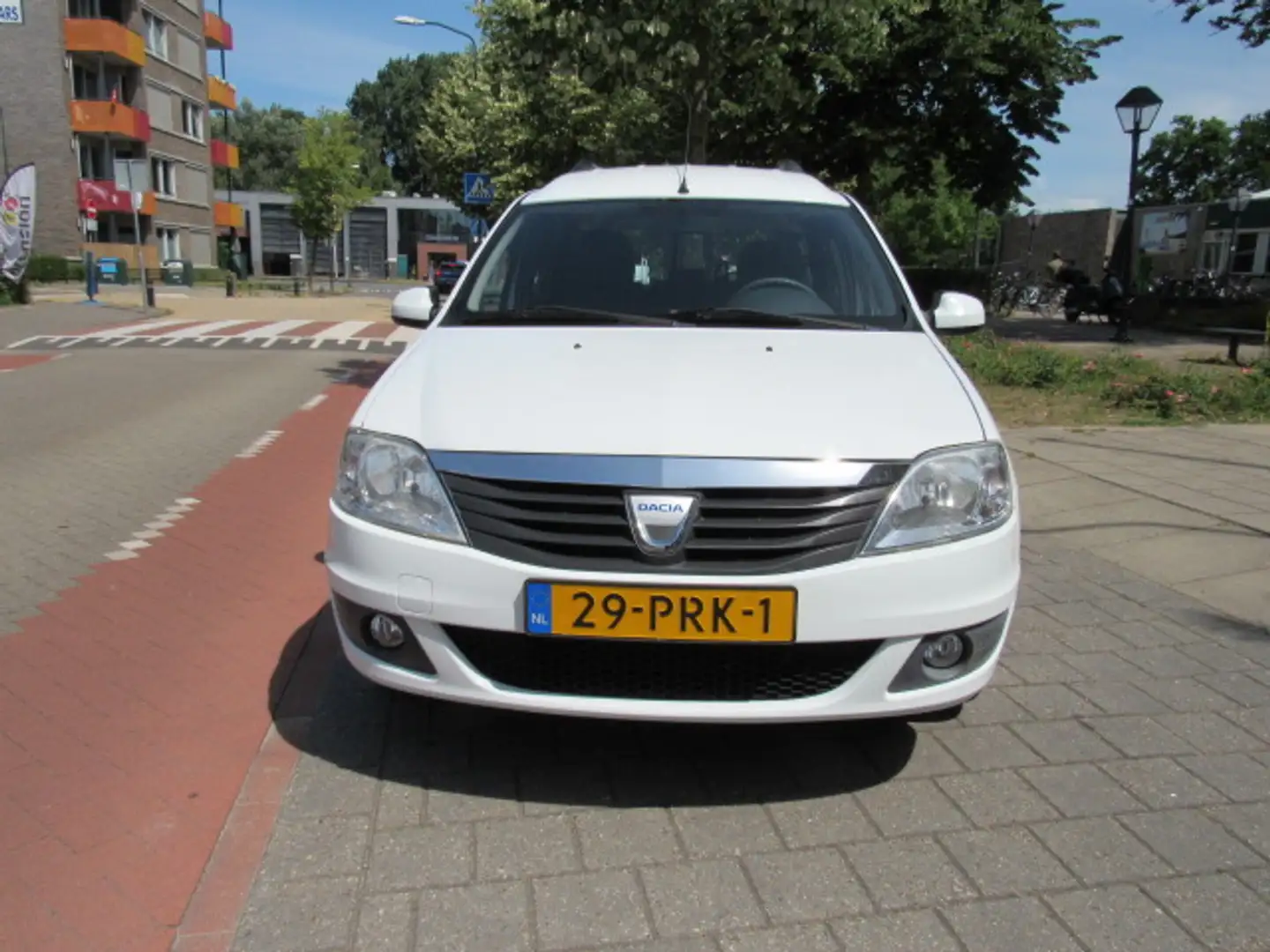 Dacia Logan 1.6 MPI 85 pk Airco Wit - 2