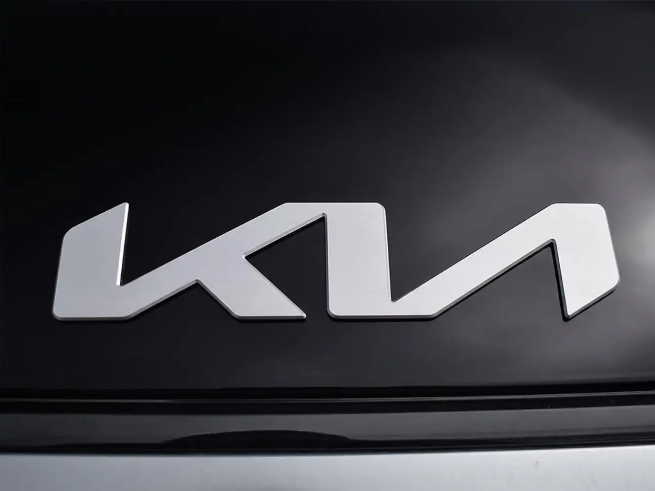 Kia K4 снимка Kia K4