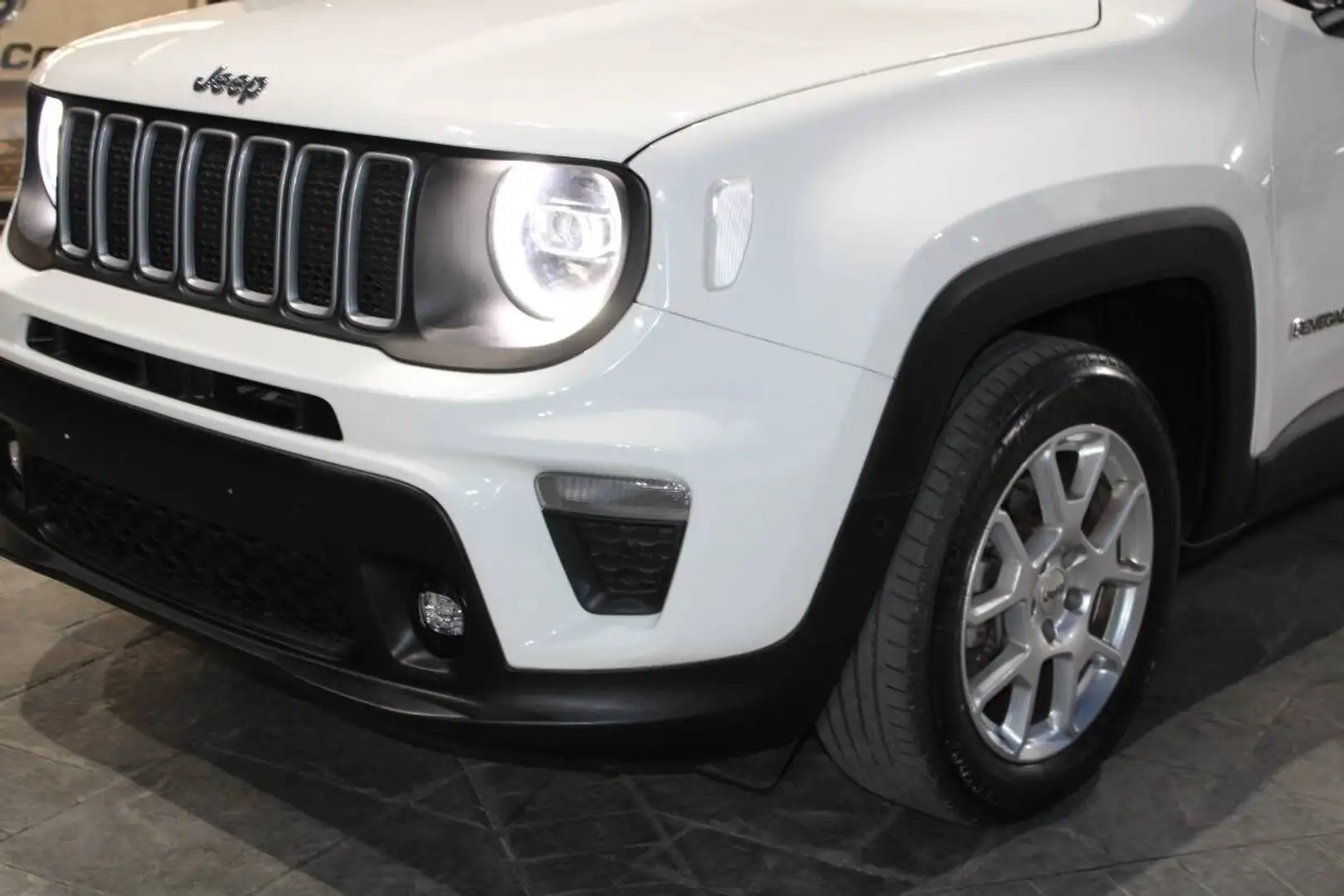 Jeep Renegade 1.5 turbo t4 mhev Altitude dct NEW MODEL Blanco - 2