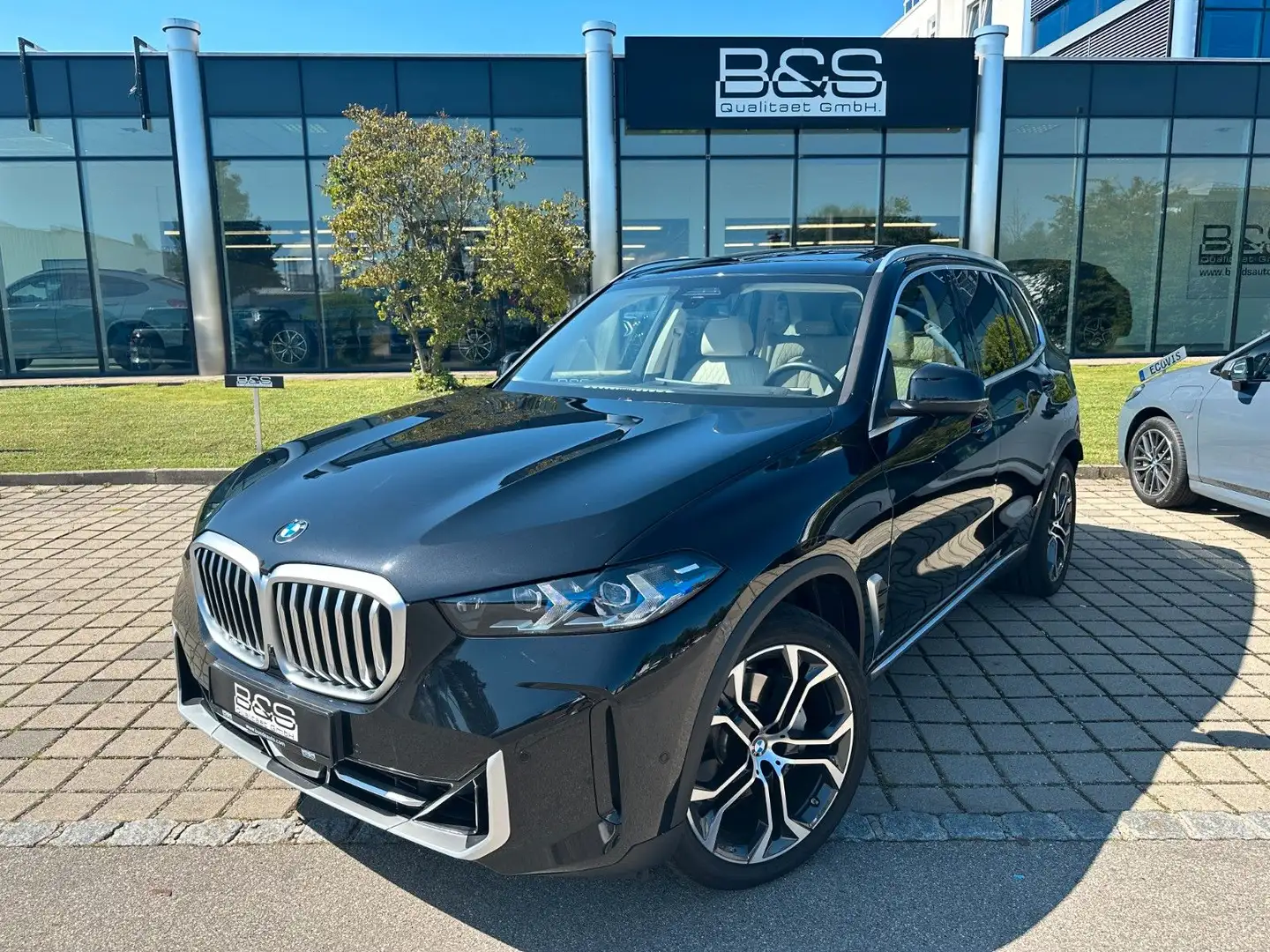 BMW X5 40i xDrive ACC,HUD,HARMAN,PANO,360,SOFTCL,21" Schwarz - 2