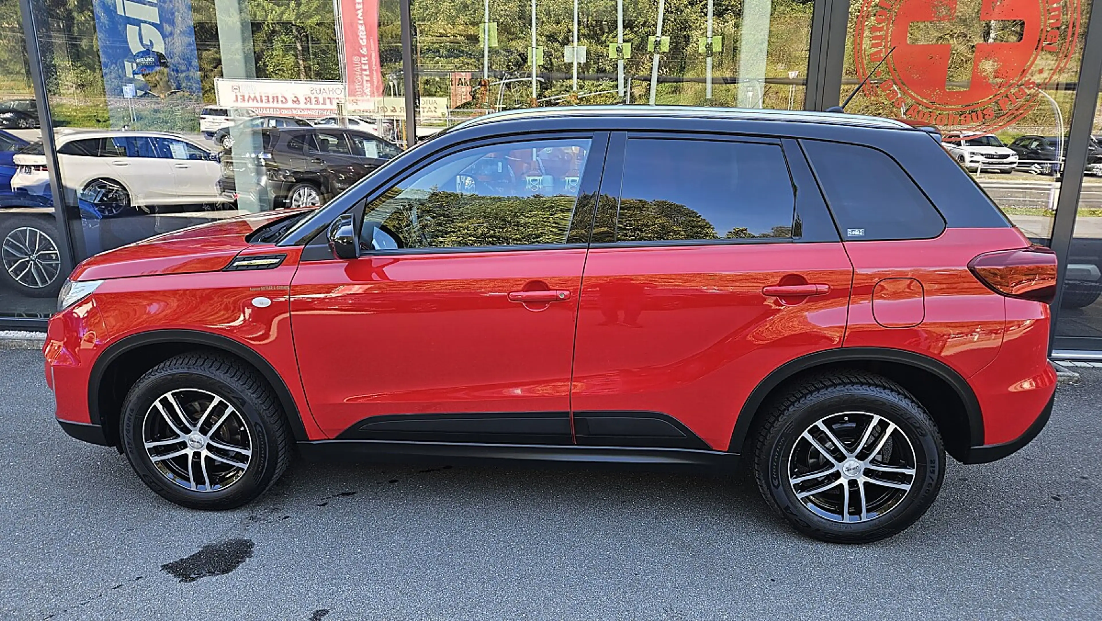 Suzuki Vitara 1,0 DITC ALLGRIP shine**AHV**8-fach bereift** — photo 6