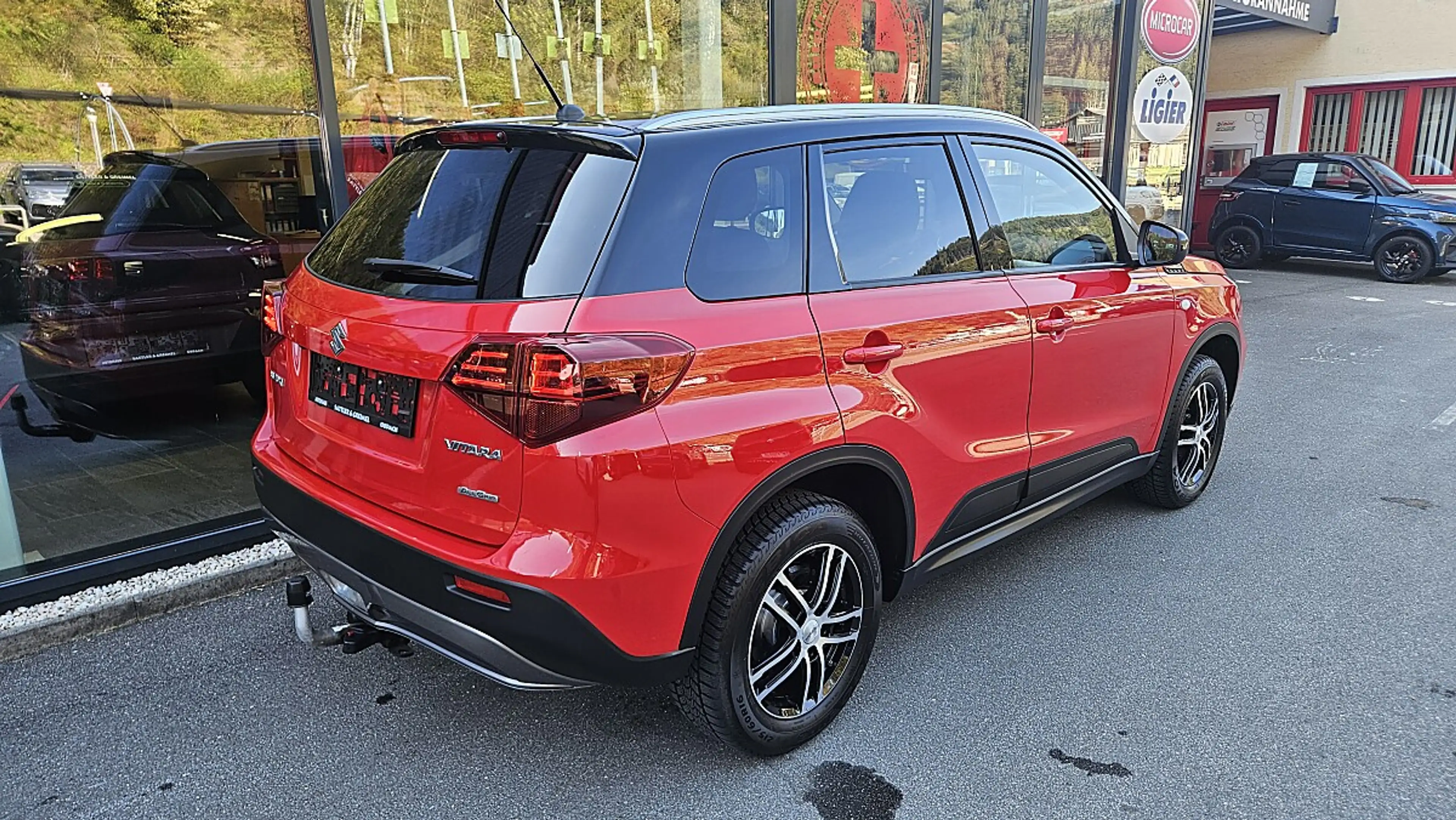 Suzuki Vitara 1,0 DITC ALLGRIP shine**AHV**8-fach bereift** — photo 11