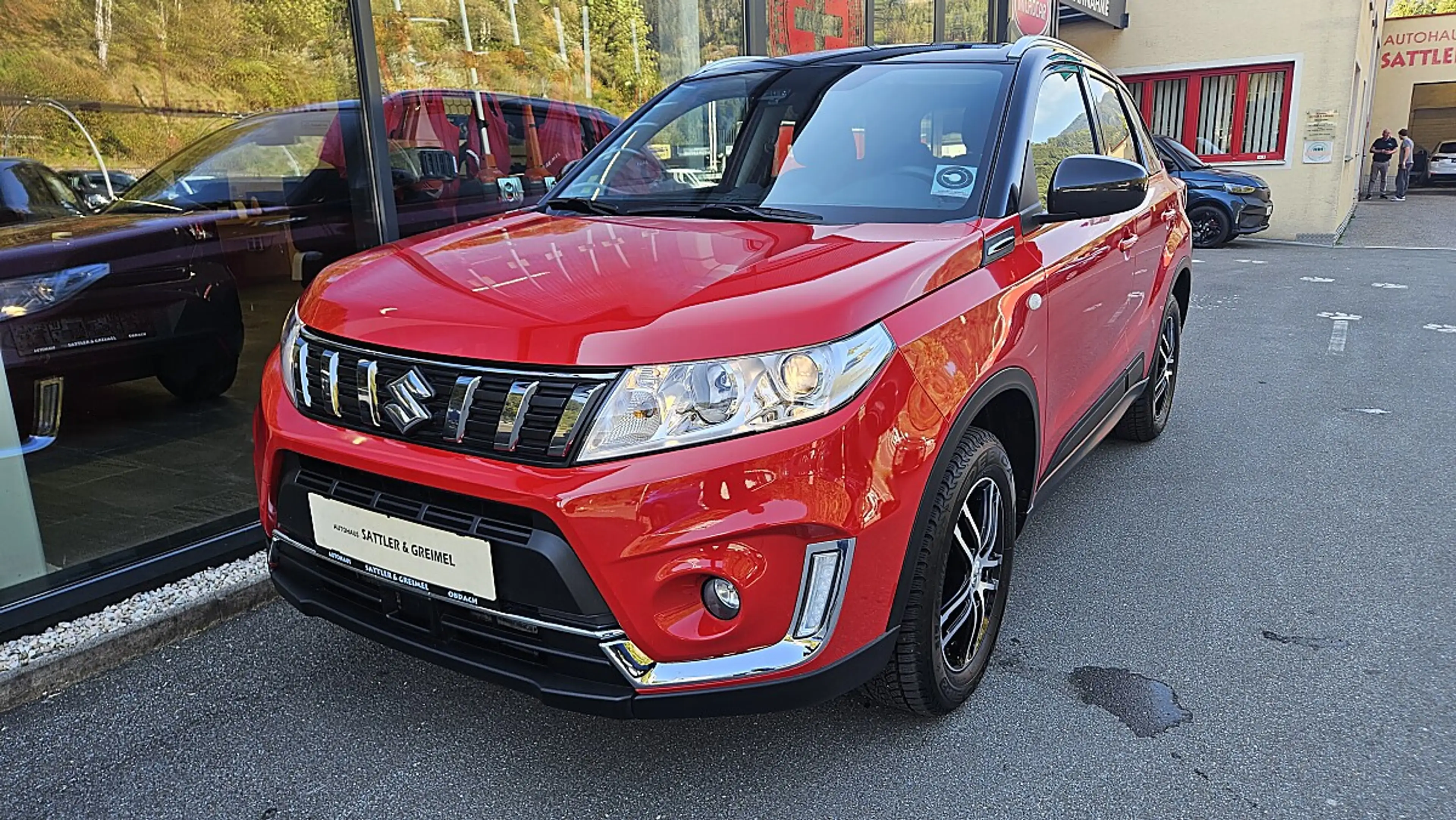 Suzuki Vitara 1,0 DITC ALLGRIP shine**AHV**8-fach bereift** — photo 2