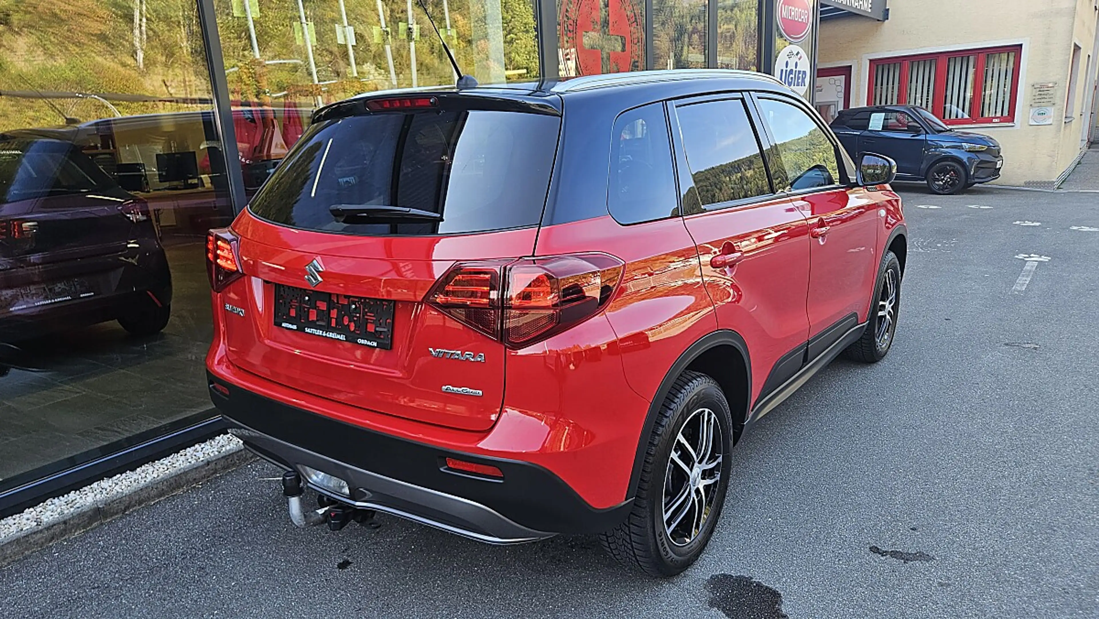 Suzuki Vitara 1,0 DITC ALLGRIP shine**AHV**8-fach bereift** — photo 10