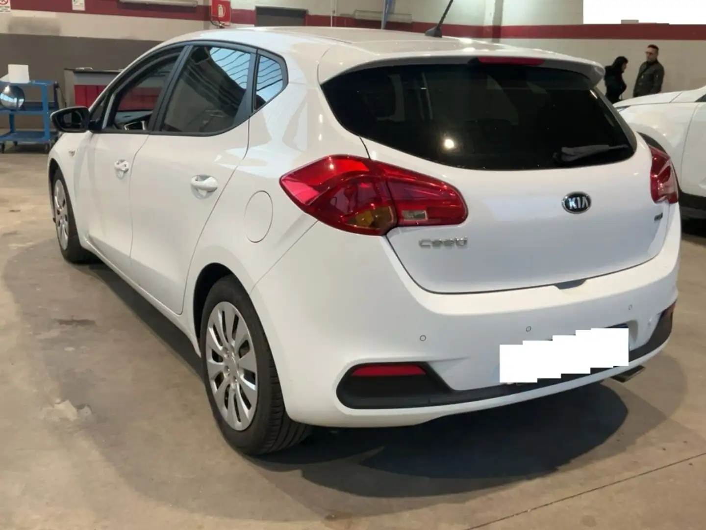 Kia Ceed / cee'd 1.6CRDi Drive 110 Weiß - 2