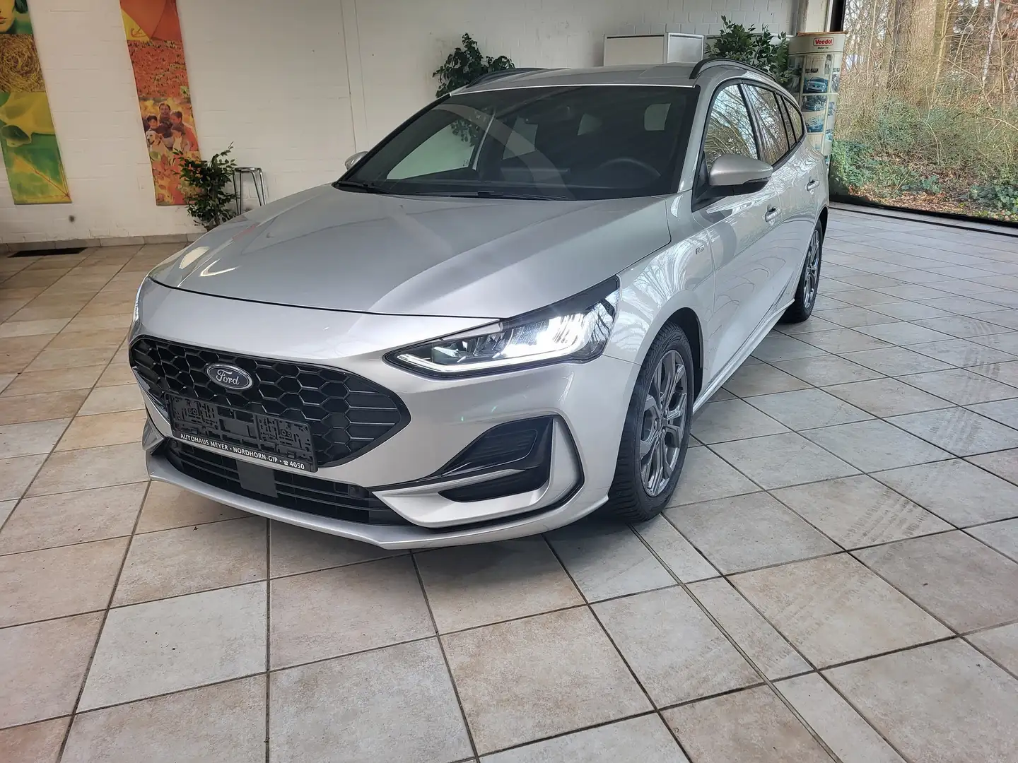 Ford Focus Turnier 1.0 EcoBoost Hybrid ST-LINE X Automatic Silber - 1