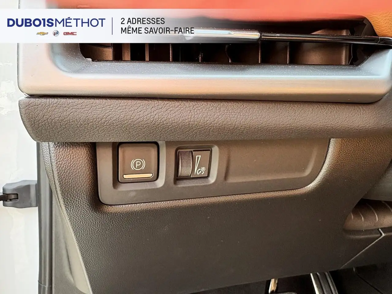 Cadillac XT4 снимка Cadillac XT4