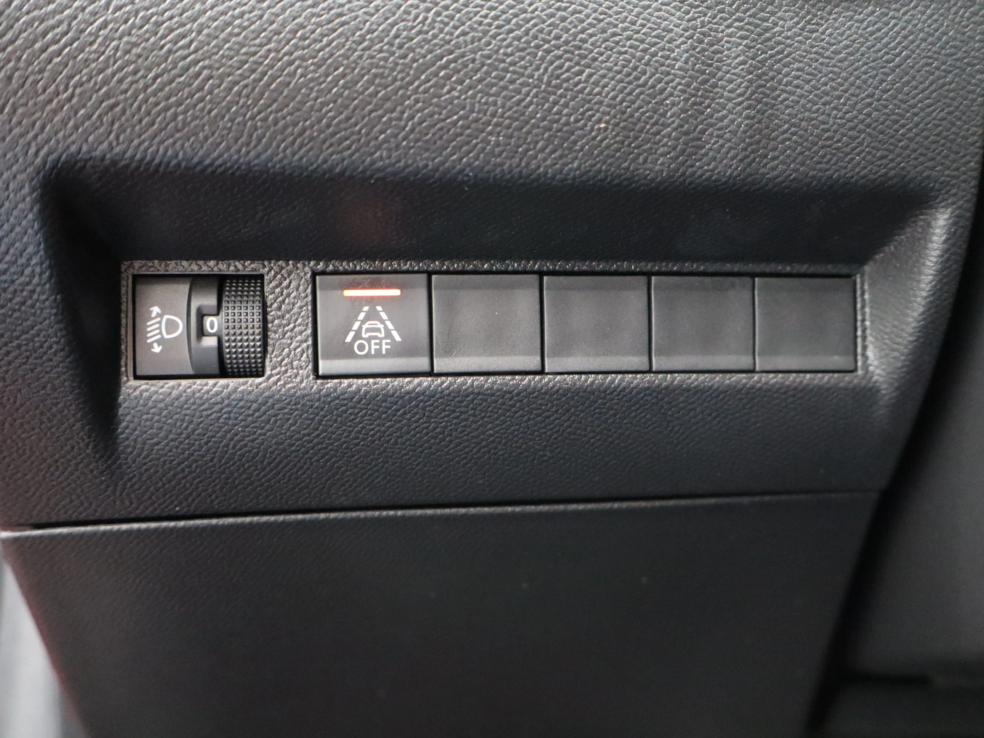 Peugeot 208 1.2 PureTech Allure Pack | Carplay | PDC | Camera — photo 28