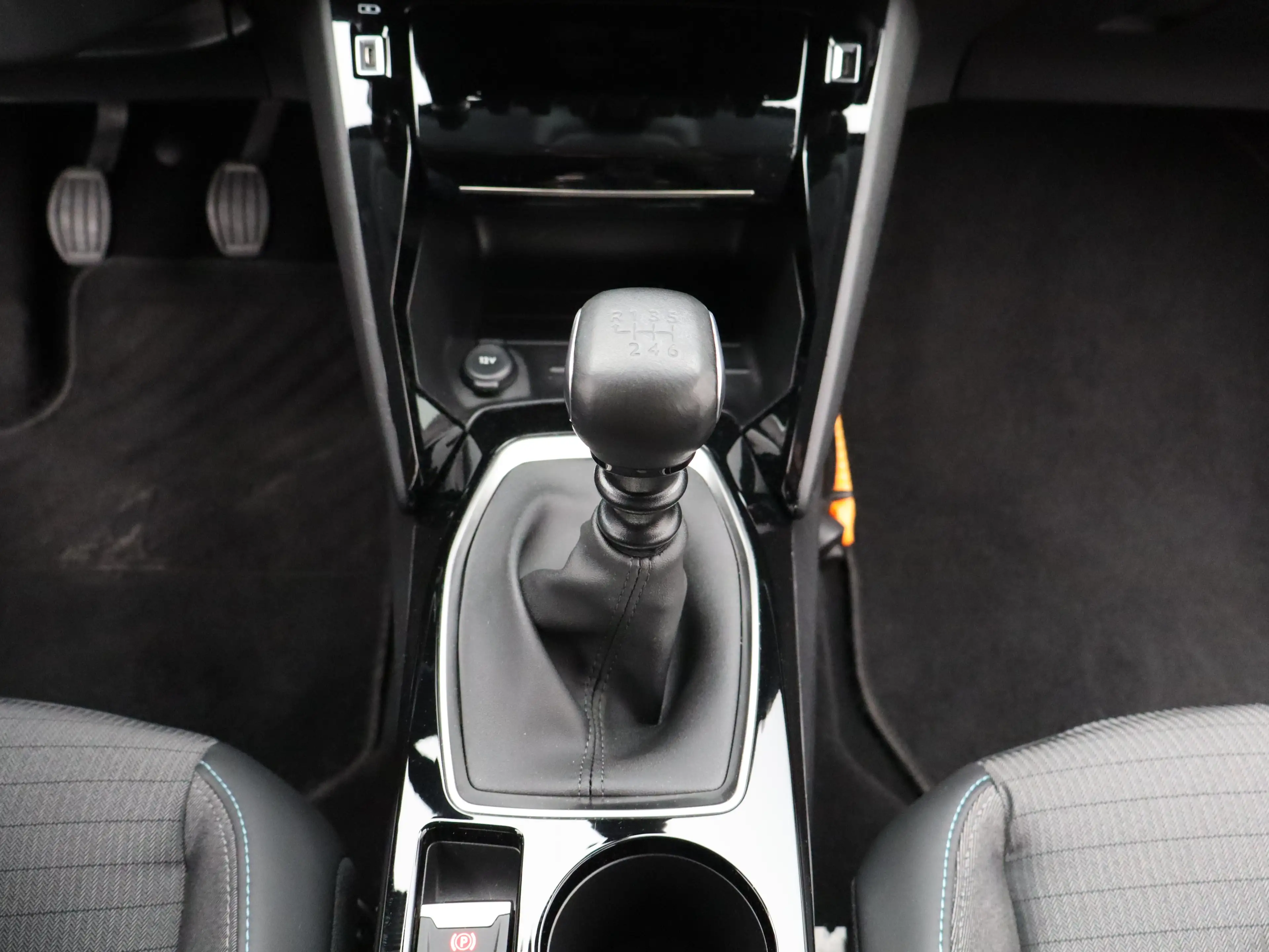 Peugeot 208 1.2 PureTech Allure Pack | Carplay | PDC | Camera — photo 8