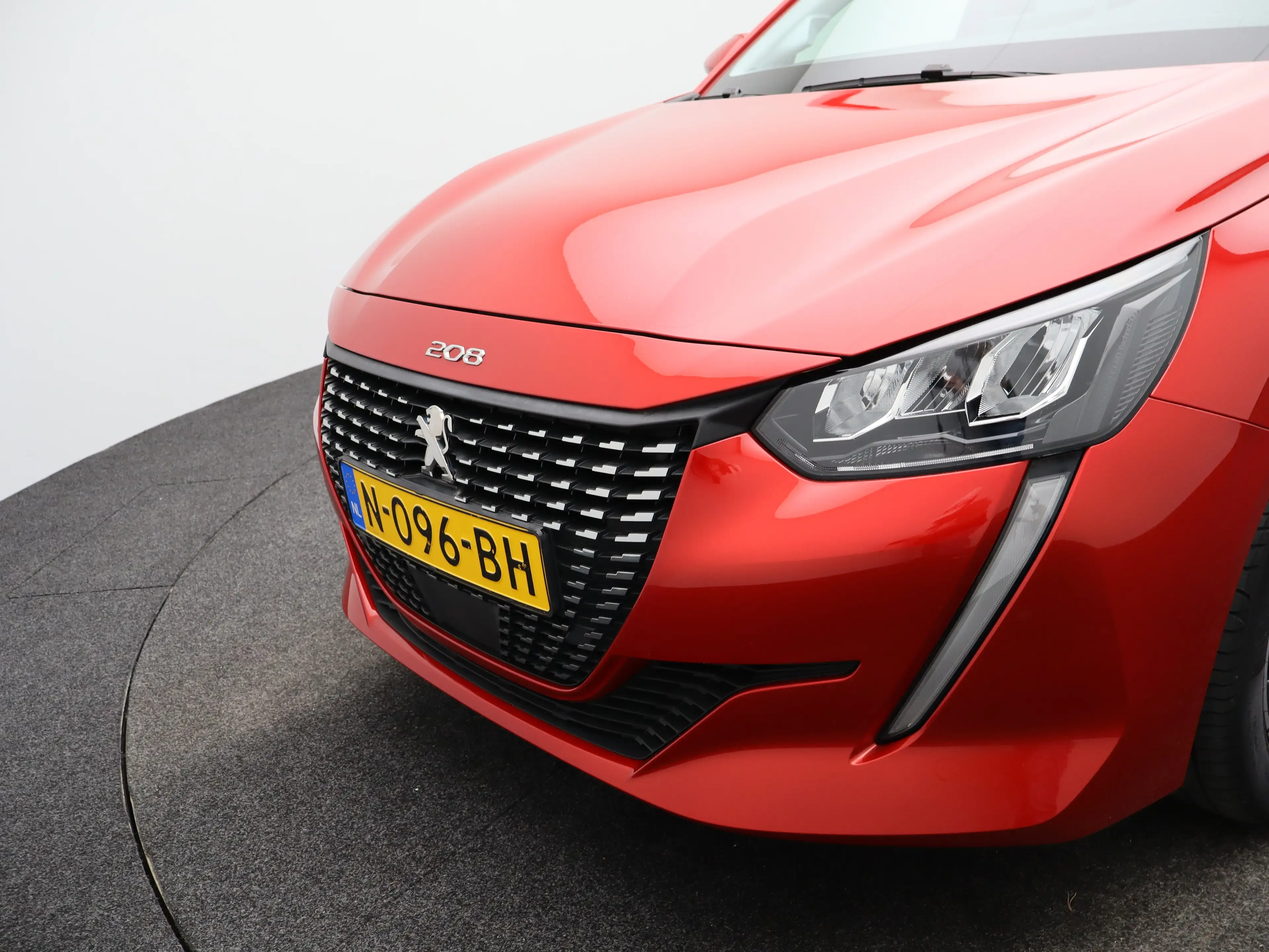 Peugeot 208 1.2 PureTech Allure Pack | Carplay | PDC | Camera — photo 35