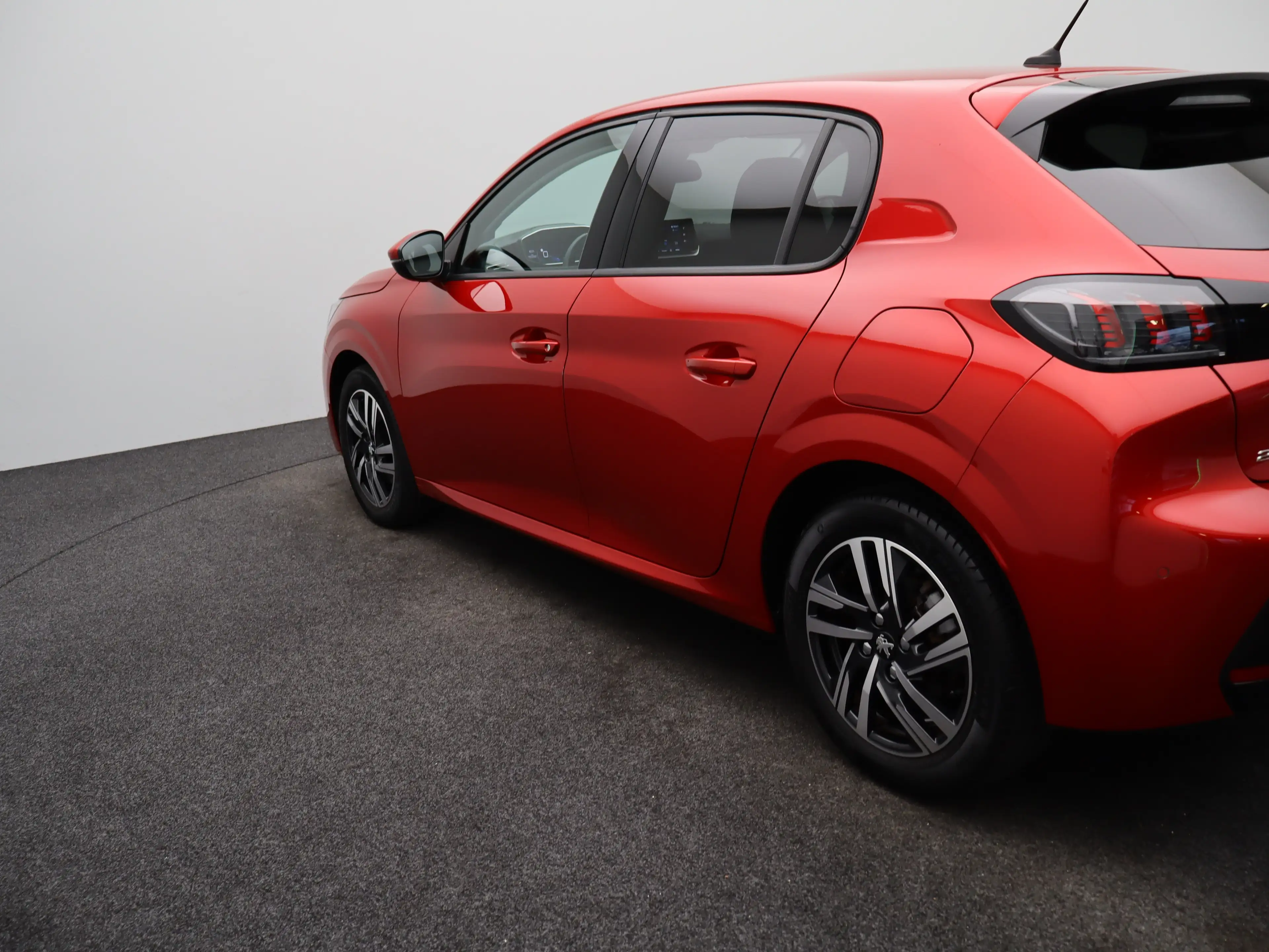 Peugeot 208 1.2 PureTech Allure Pack | Carplay | PDC | Camera — photo 36