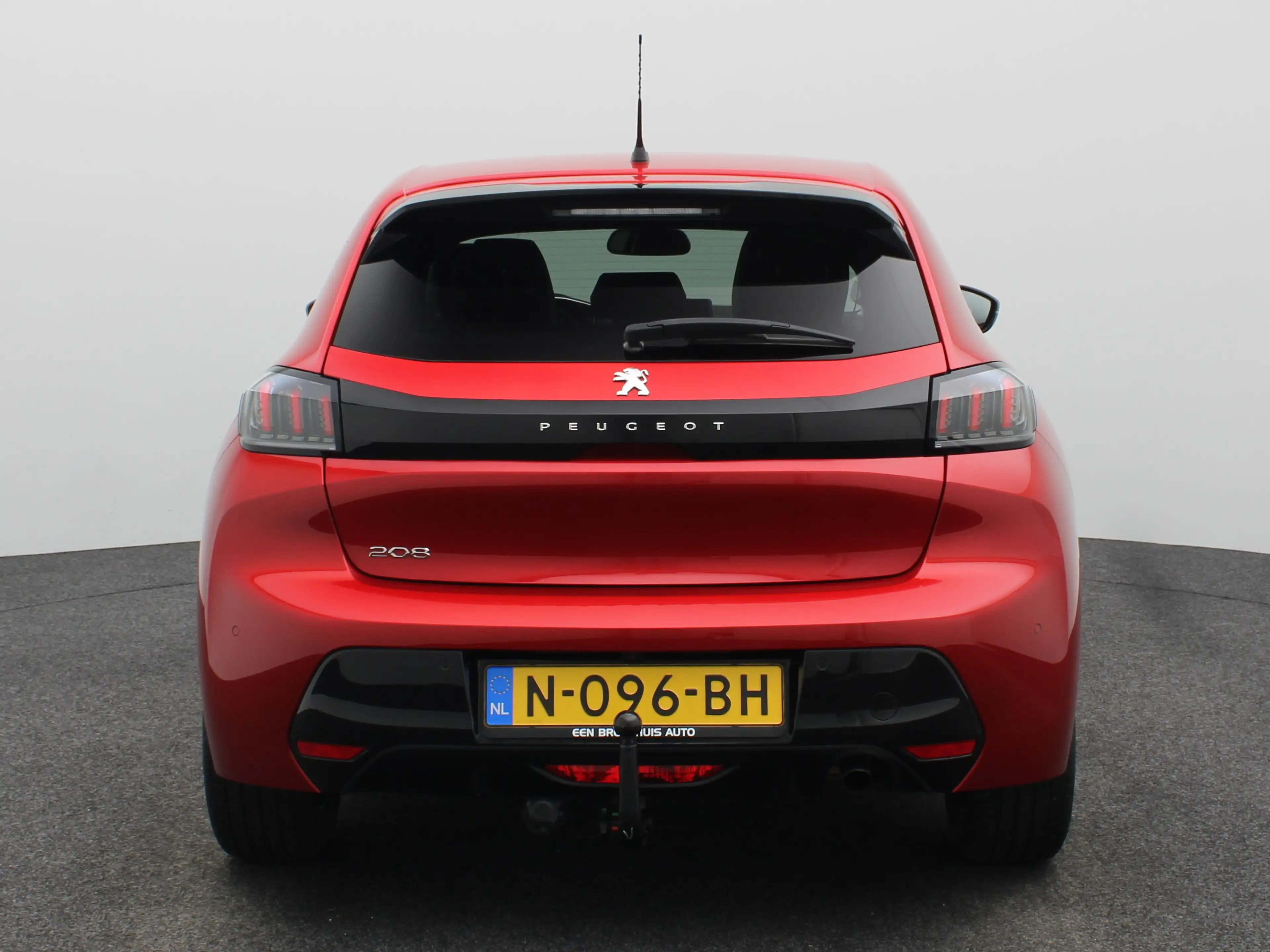 Peugeot 208 1.2 PureTech Allure Pack | Carplay | PDC | Camera — photo 6