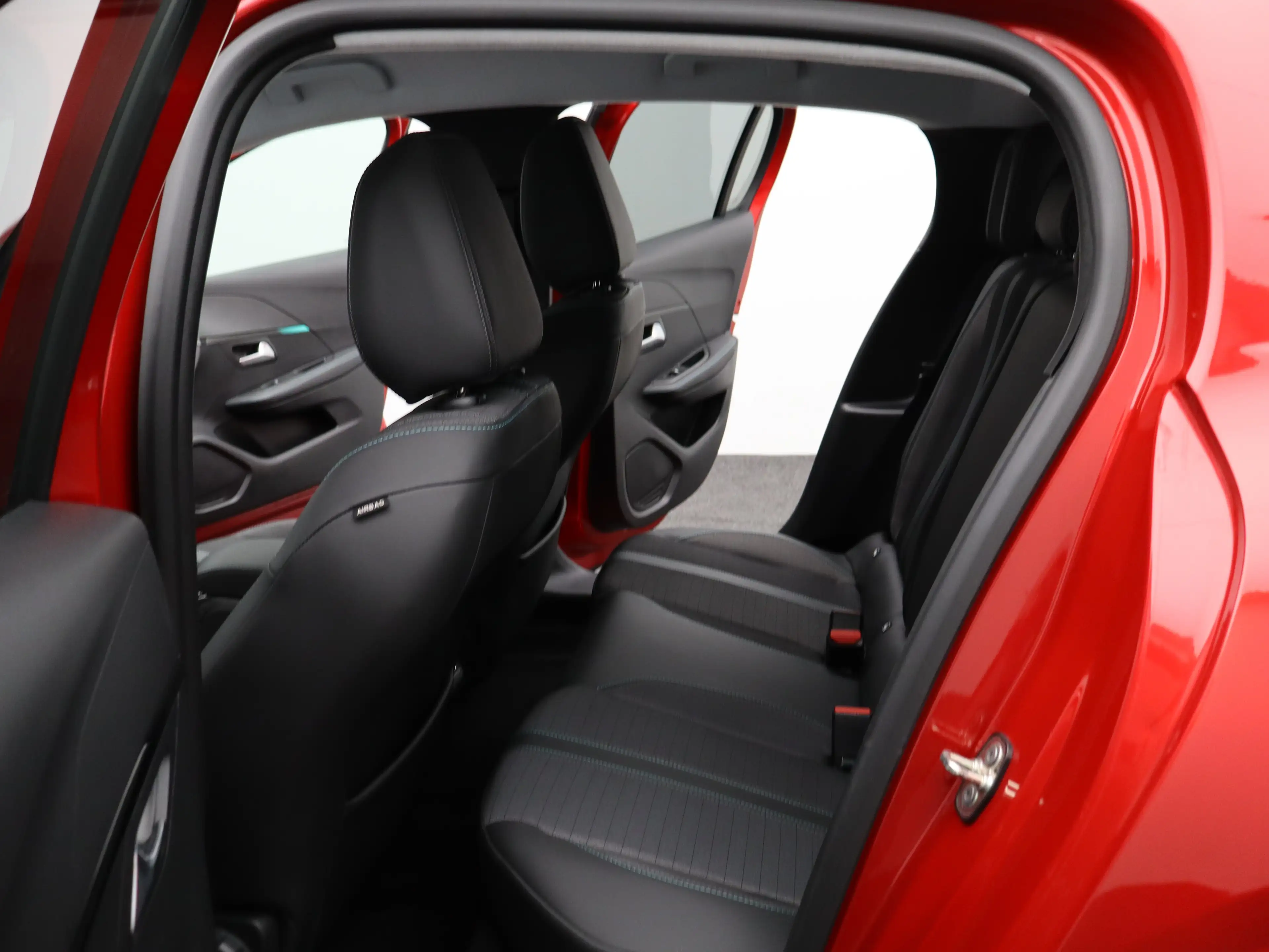 Peugeot 208 1.2 PureTech Allure Pack | Carplay | PDC | Camera — photo 12