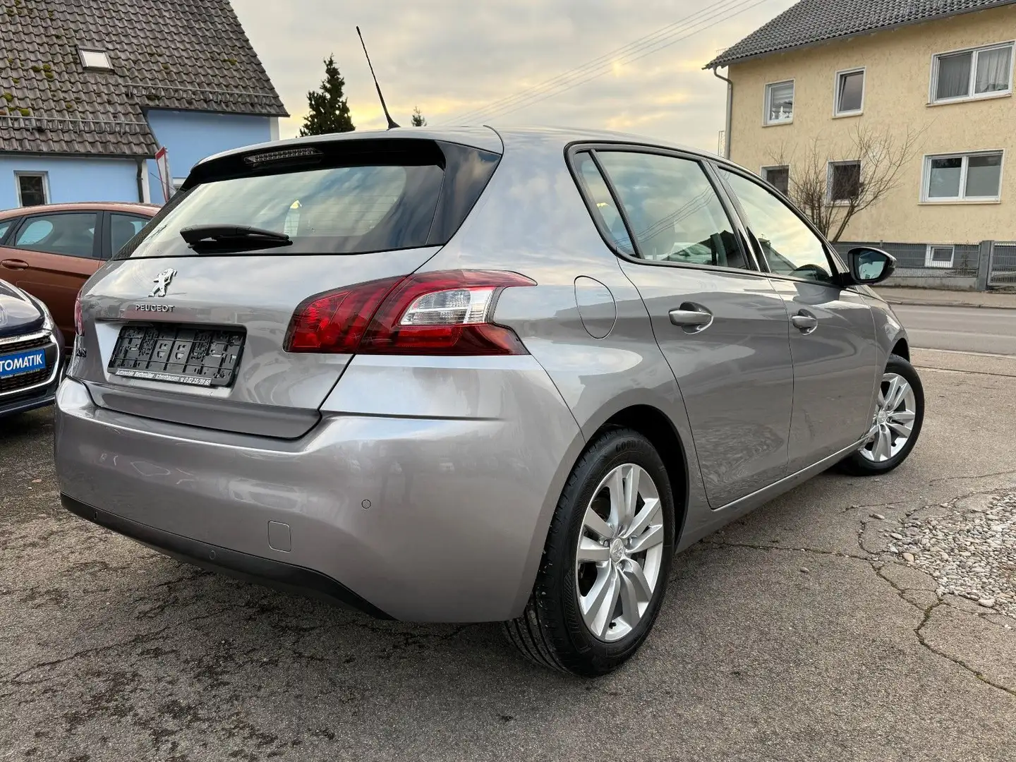 Peugeot 308 Active Grau - 2