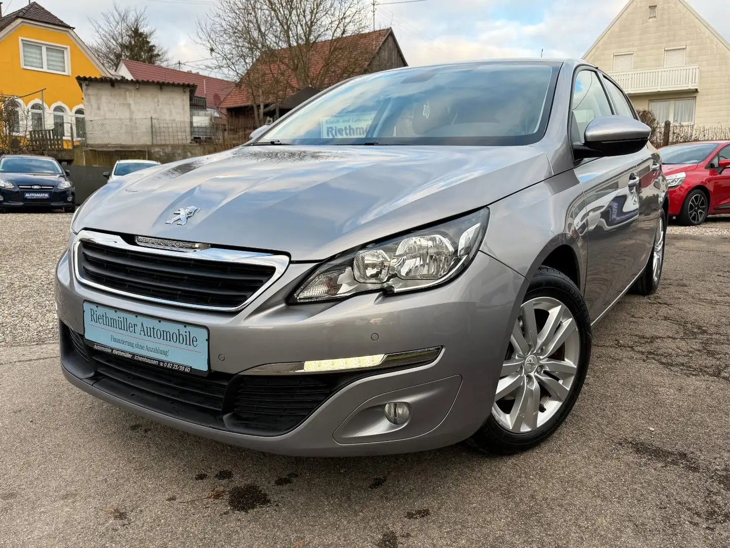 Peugeot 308 Active Grau - 1