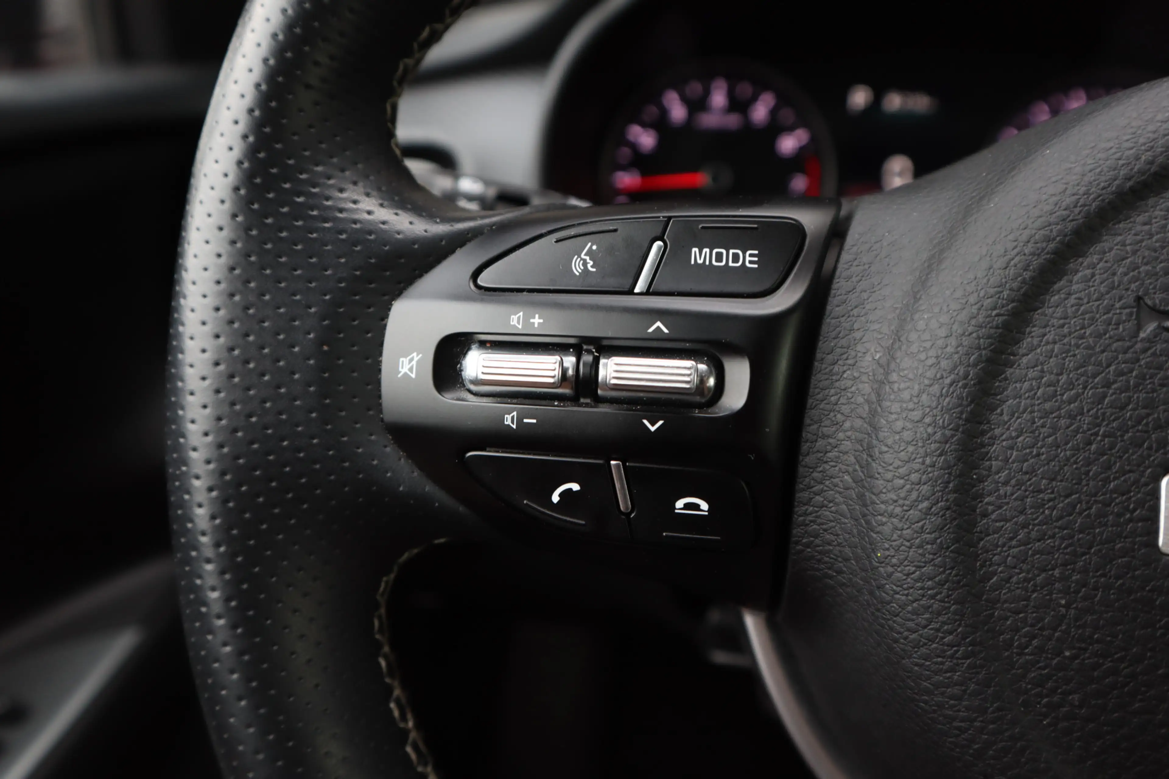 Kia Stonic 1.0 T-GDi MHEV GT-Line | ACC | Camera | Keyless | — photo 13