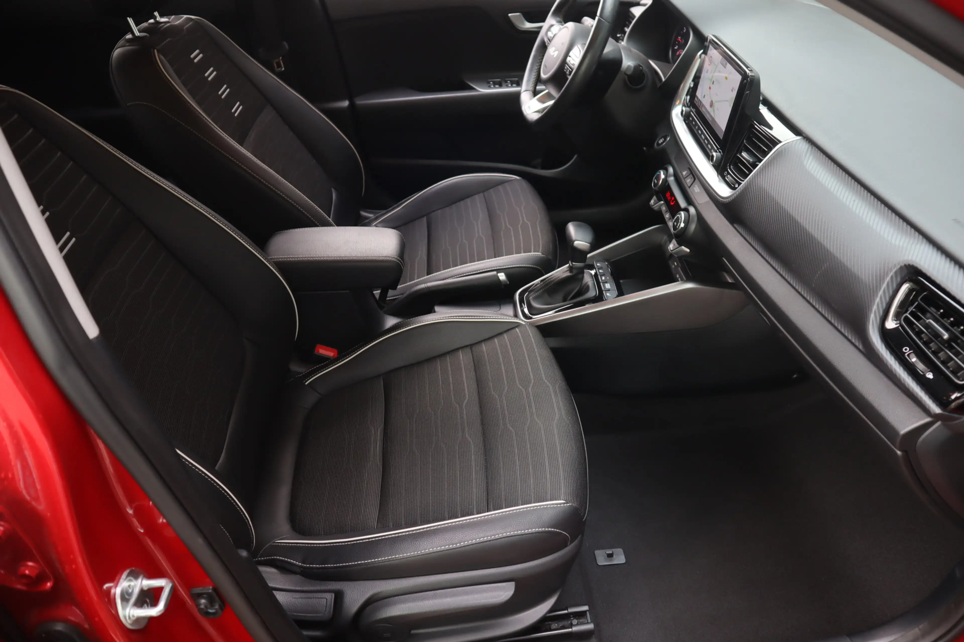 Kia Stonic 1.0 T-GDi MHEV GT-Line | ACC | Camera | Keyless | — photo 17