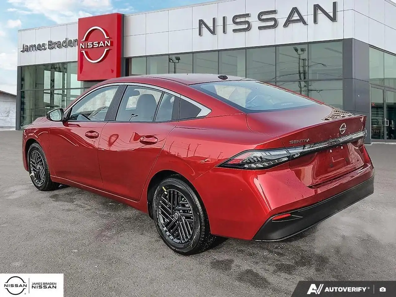 Nissan Sentra снимка Nissan Sentra
