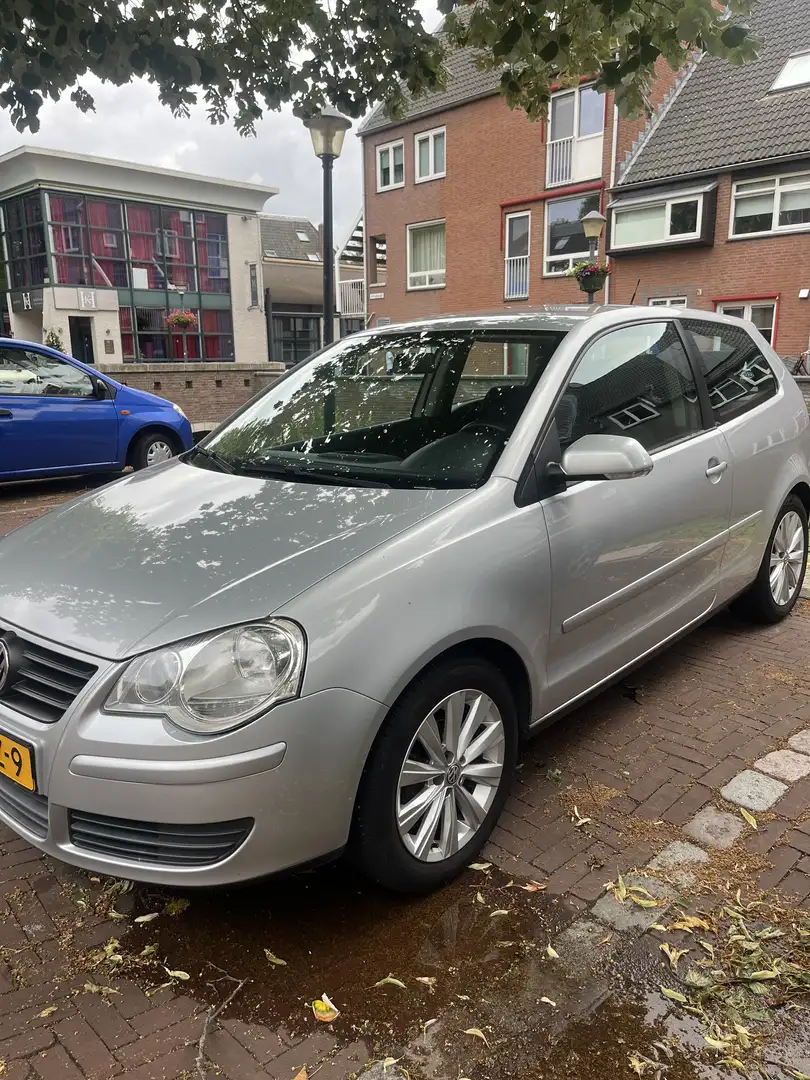 Volkswagen Polo 1.4 Trendline Zilver - 2
