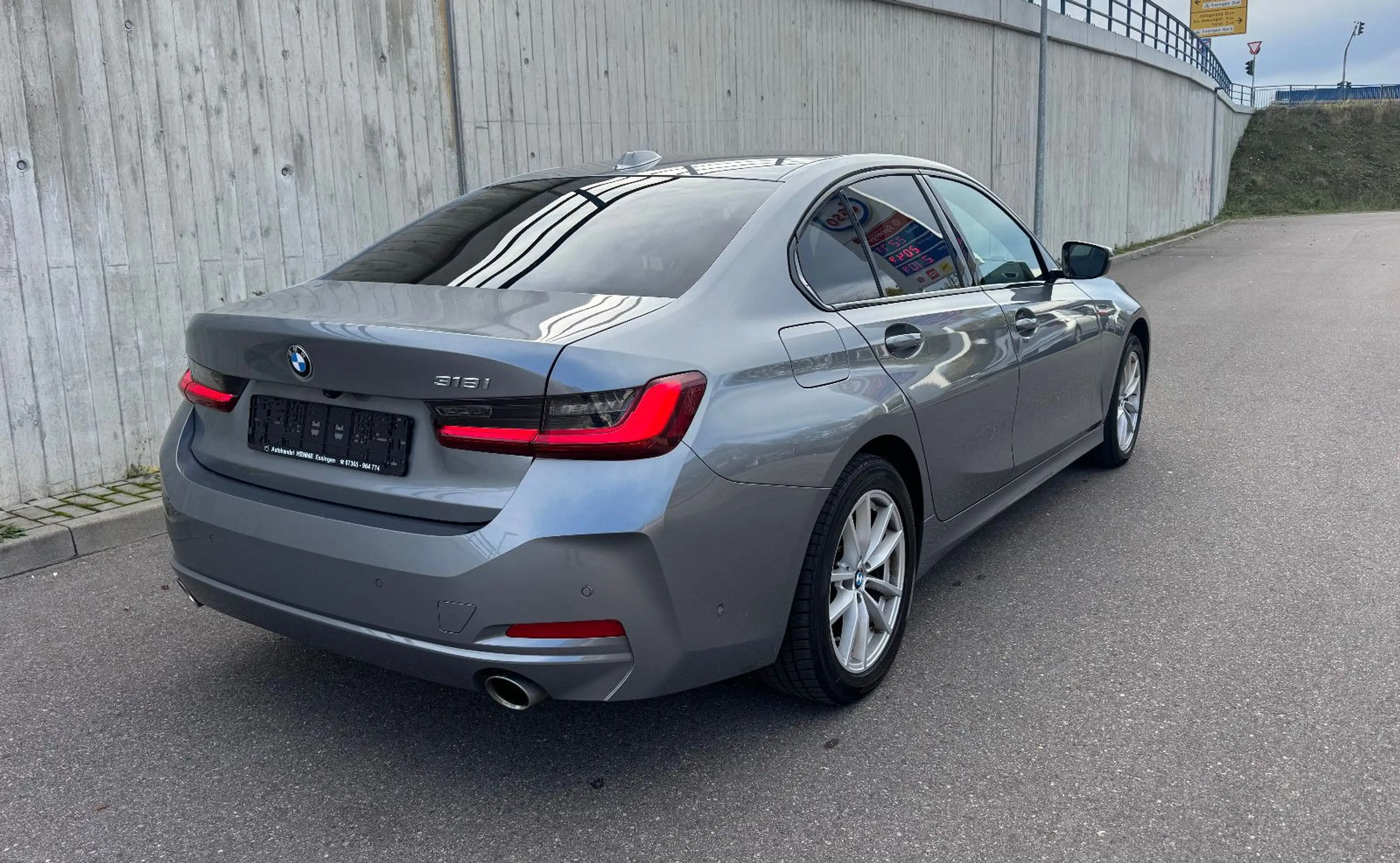 BMW 318 i Lim Autom. LED Navi HuD Curved Live Cam SHZ — photo 6