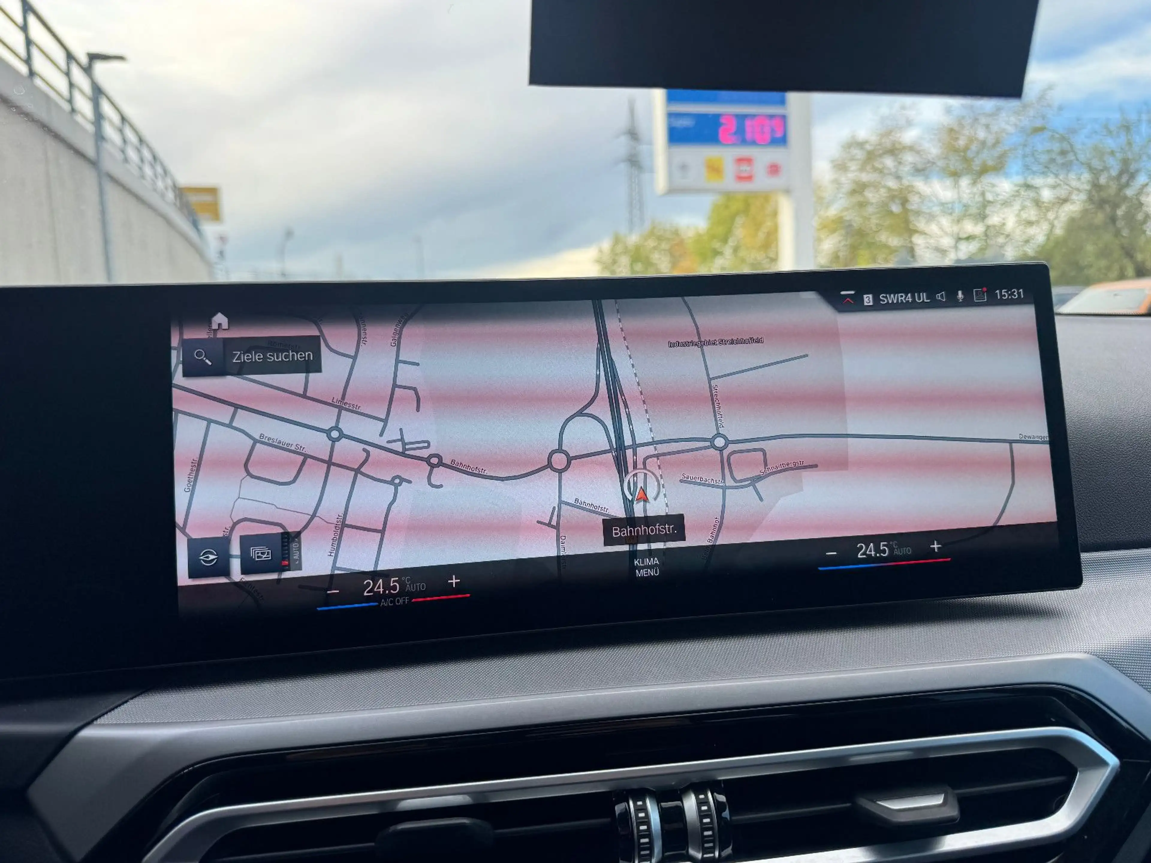 BMW 318 i Lim Autom. LED Navi HuD Curved Live Cam SHZ — photo 15