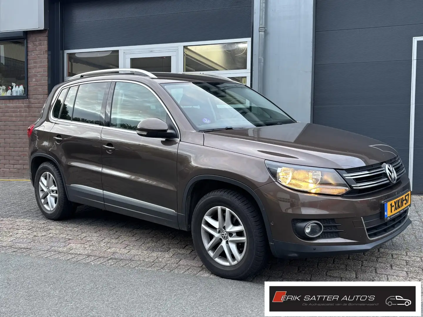 Volkswagen Tiguan 1.4 TSI Sport&Style | Alcantara| uitklapbare trekh Bruin - 1