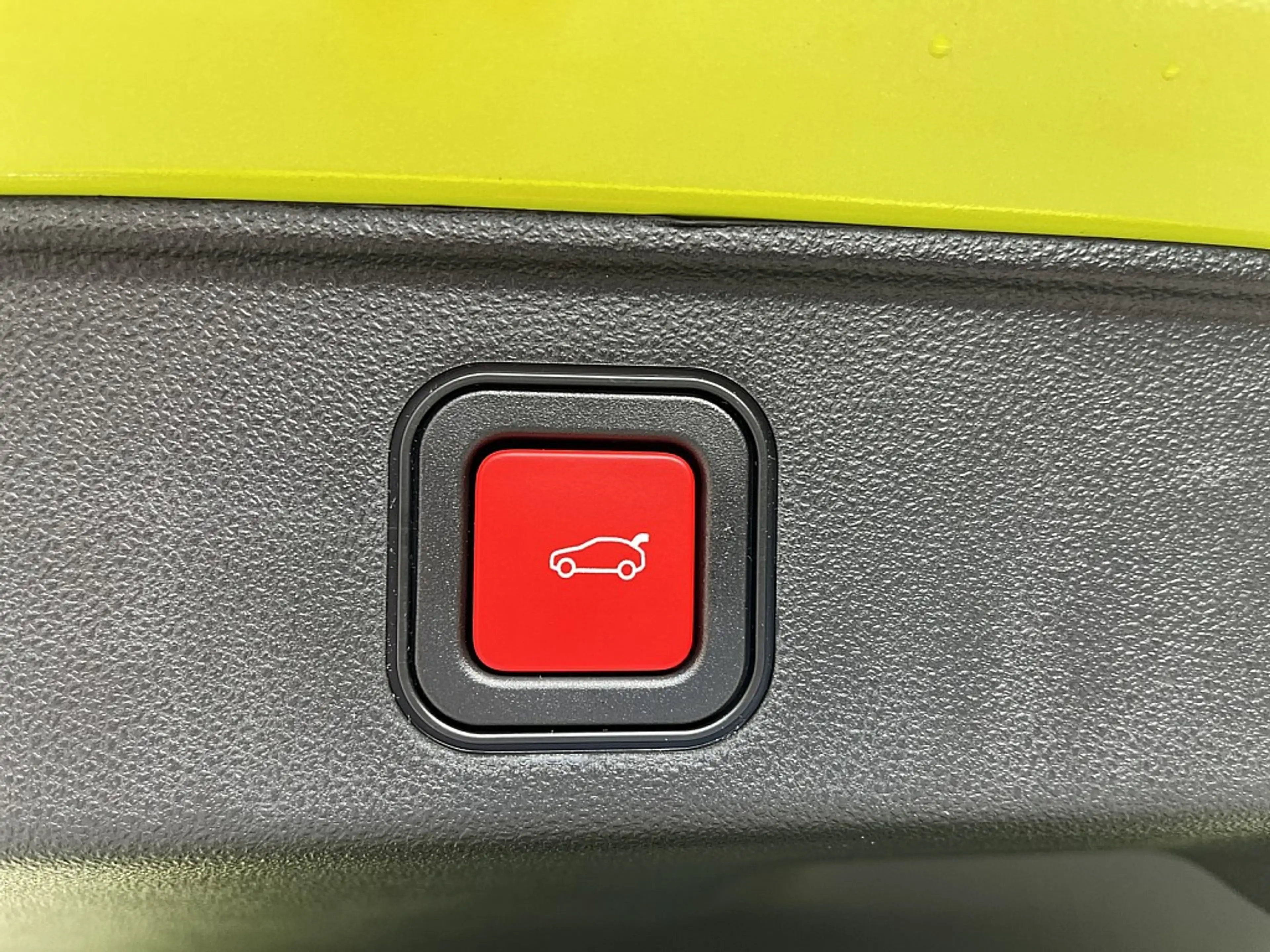 Abarth 600e 54kWh Scorpionissima — photo 14