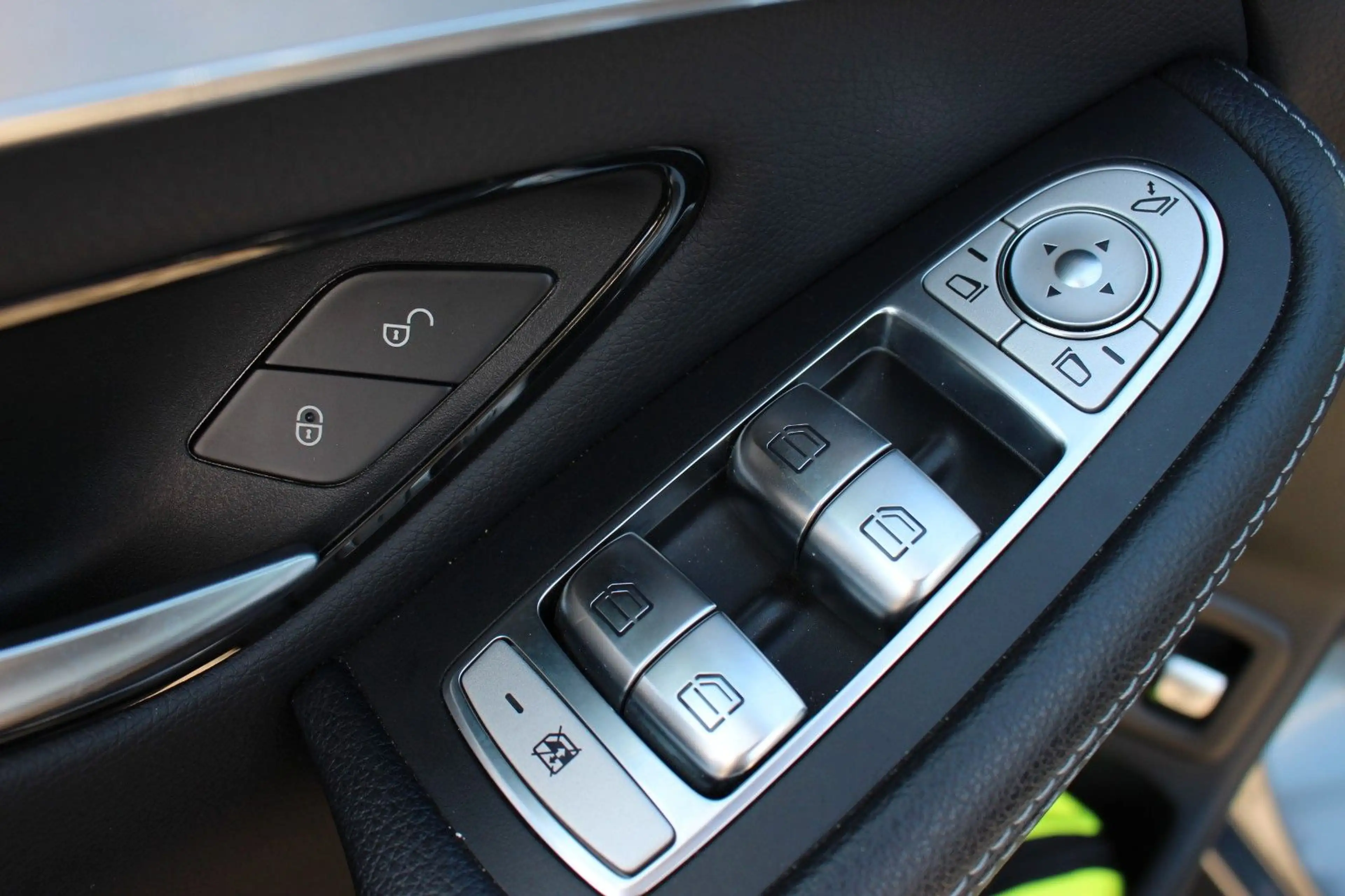 Mercedes-Benz GLC 250 d 4MATIC/VOLL SHEFT/LED/AHK/ALCANTARA/BT — photo 12