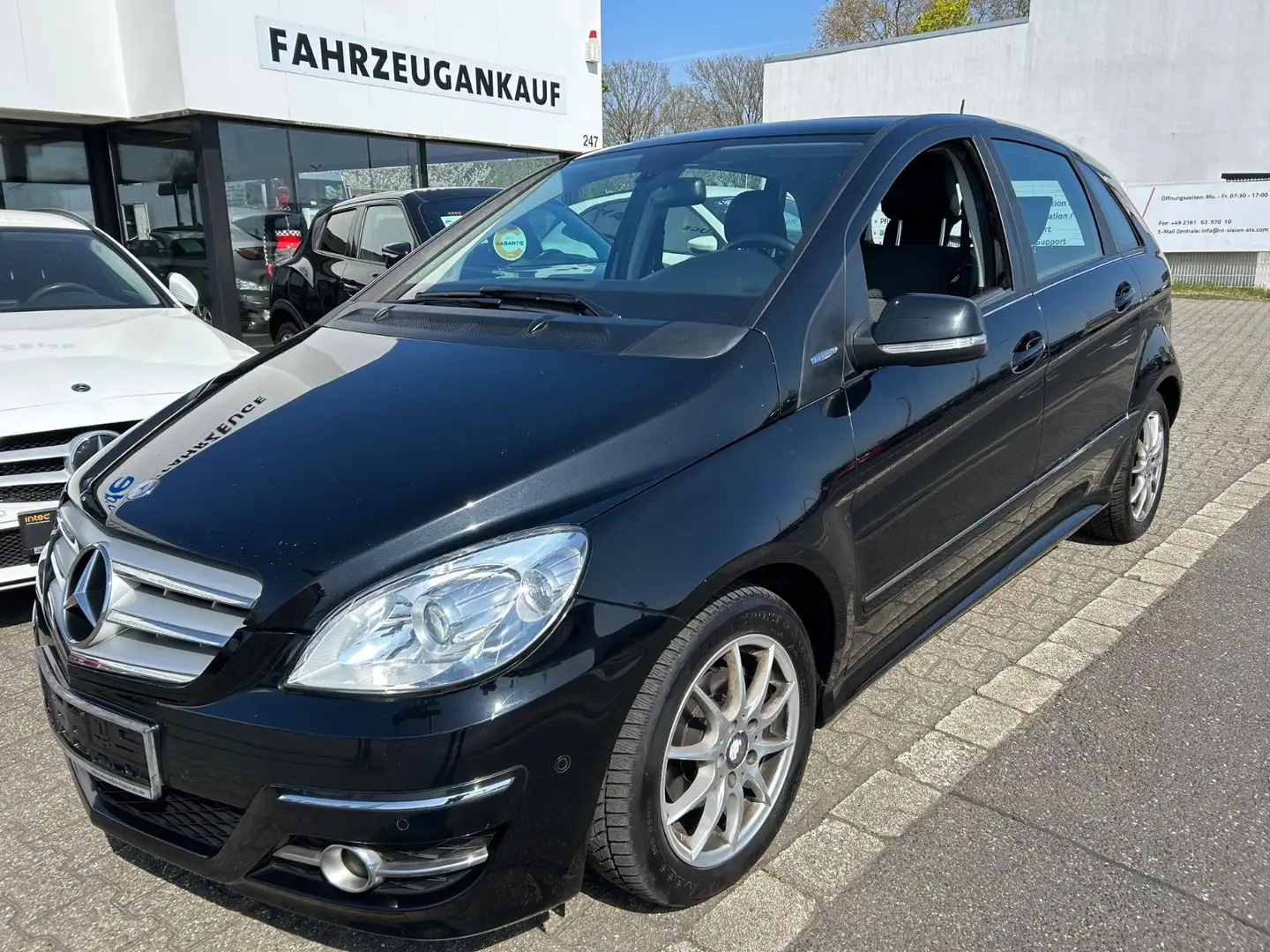 Mercedes-Benz B 180 SPORTPAKET PDC TEILLEDER Schwarz - 2