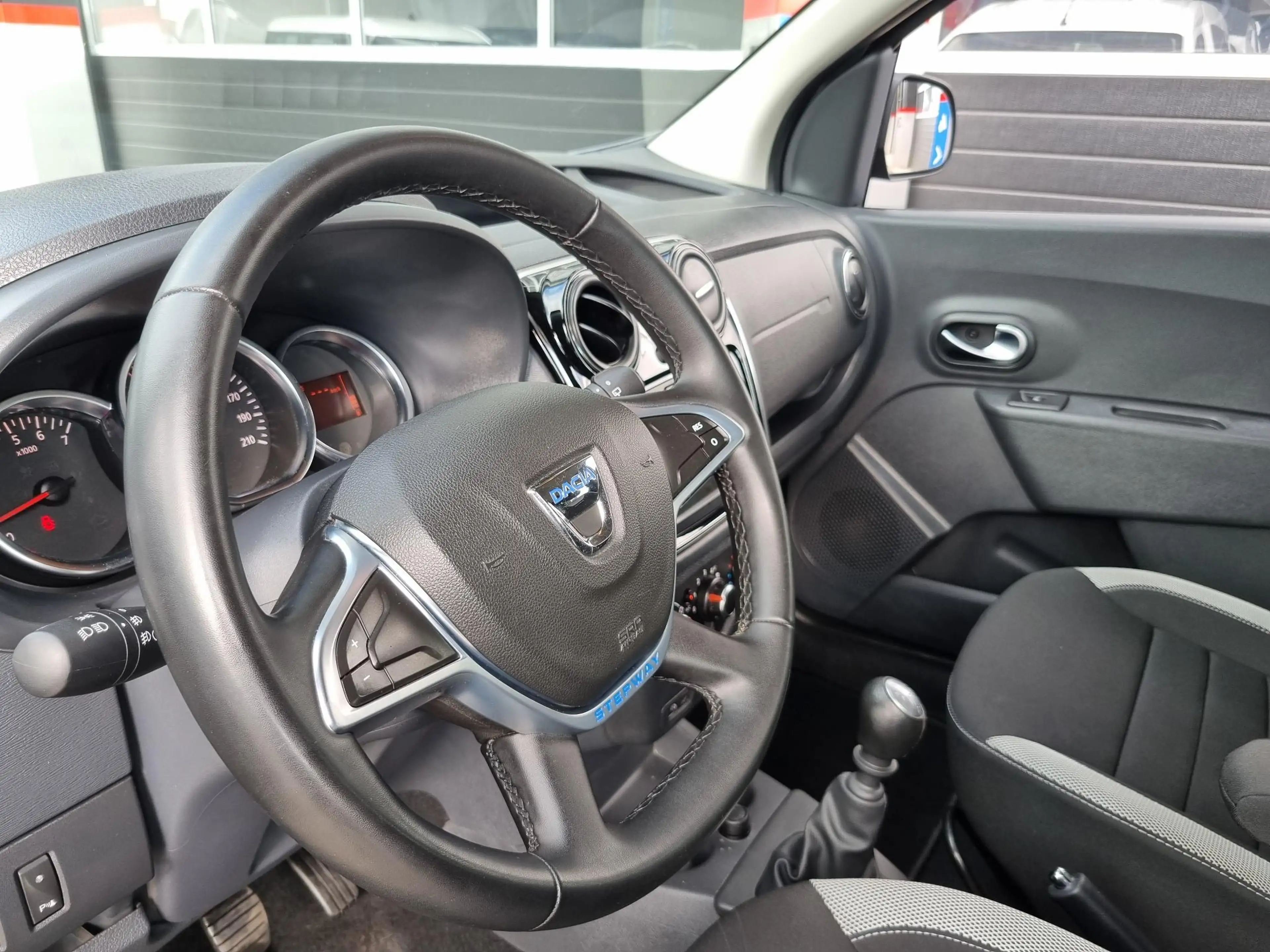 Dacia Dokker 1.3 TCe Stepway 130pk. NAVI / CRUISE / CAMERA / PD — photo 7