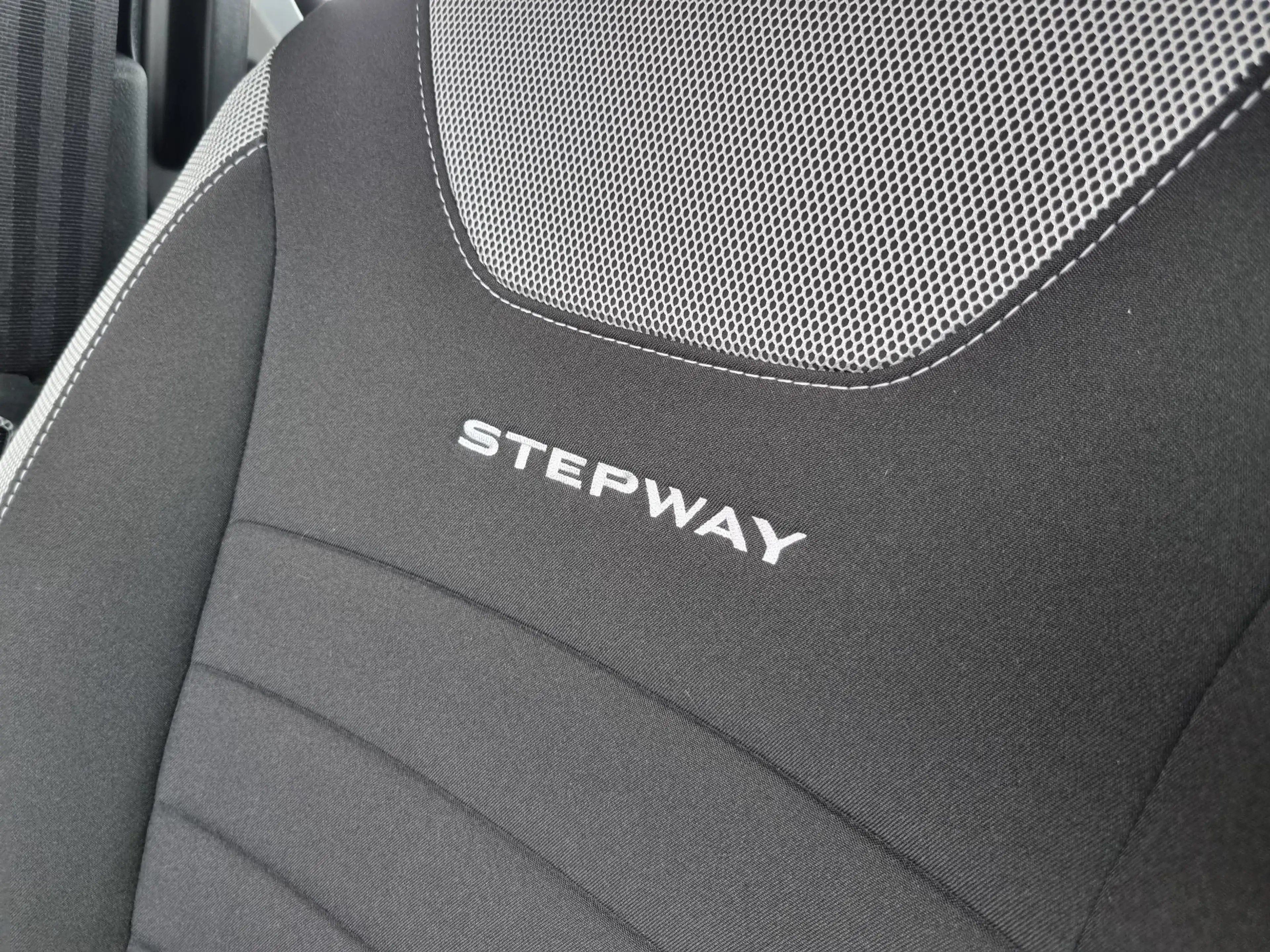 Dacia Dokker 1.3 TCe Stepway 130pk. NAVI / CRUISE / CAMERA / PD — photo 14