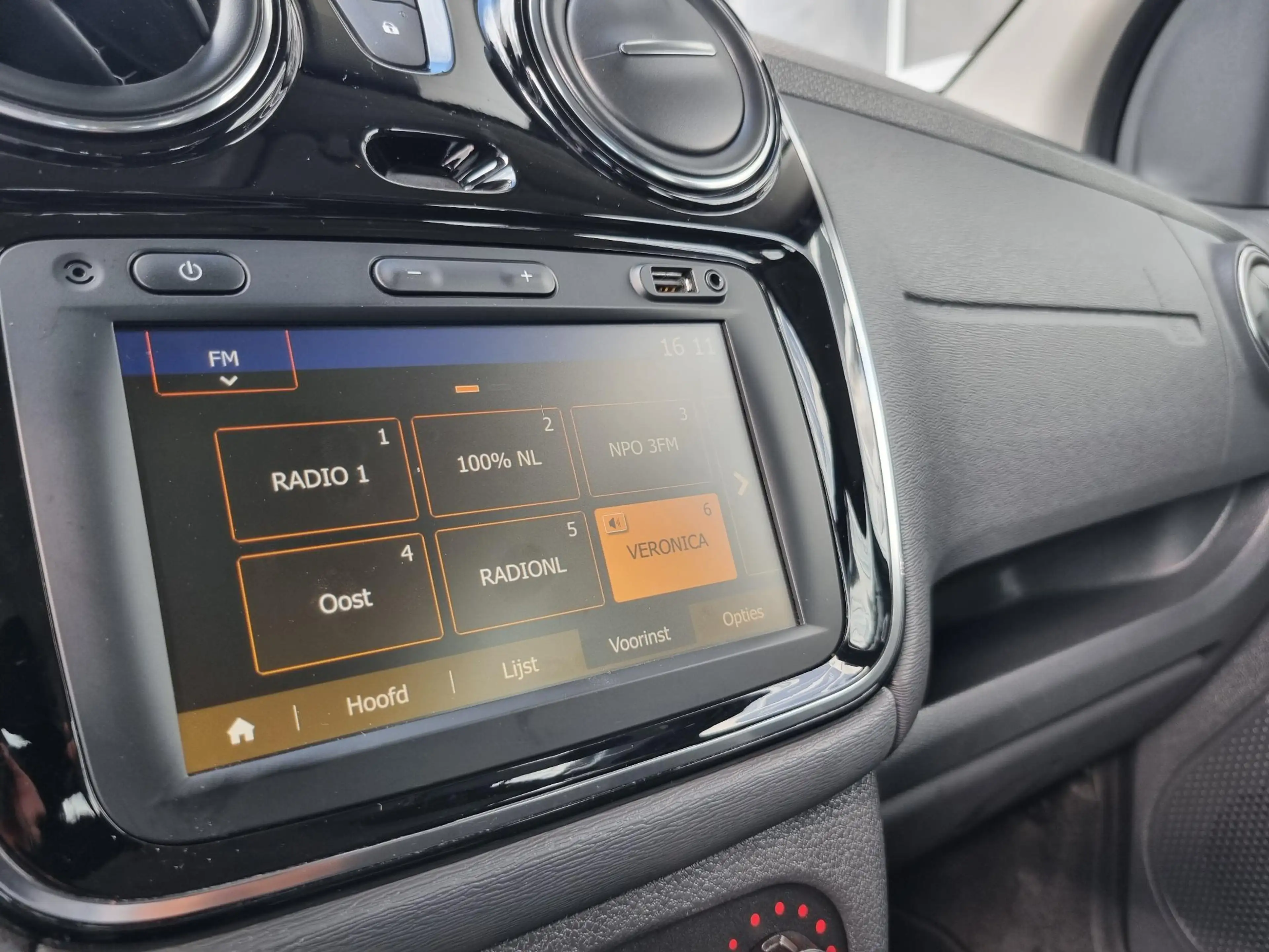 Dacia Dokker 1.3 TCe Stepway 130pk. NAVI / CRUISE / CAMERA / PD — photo 19