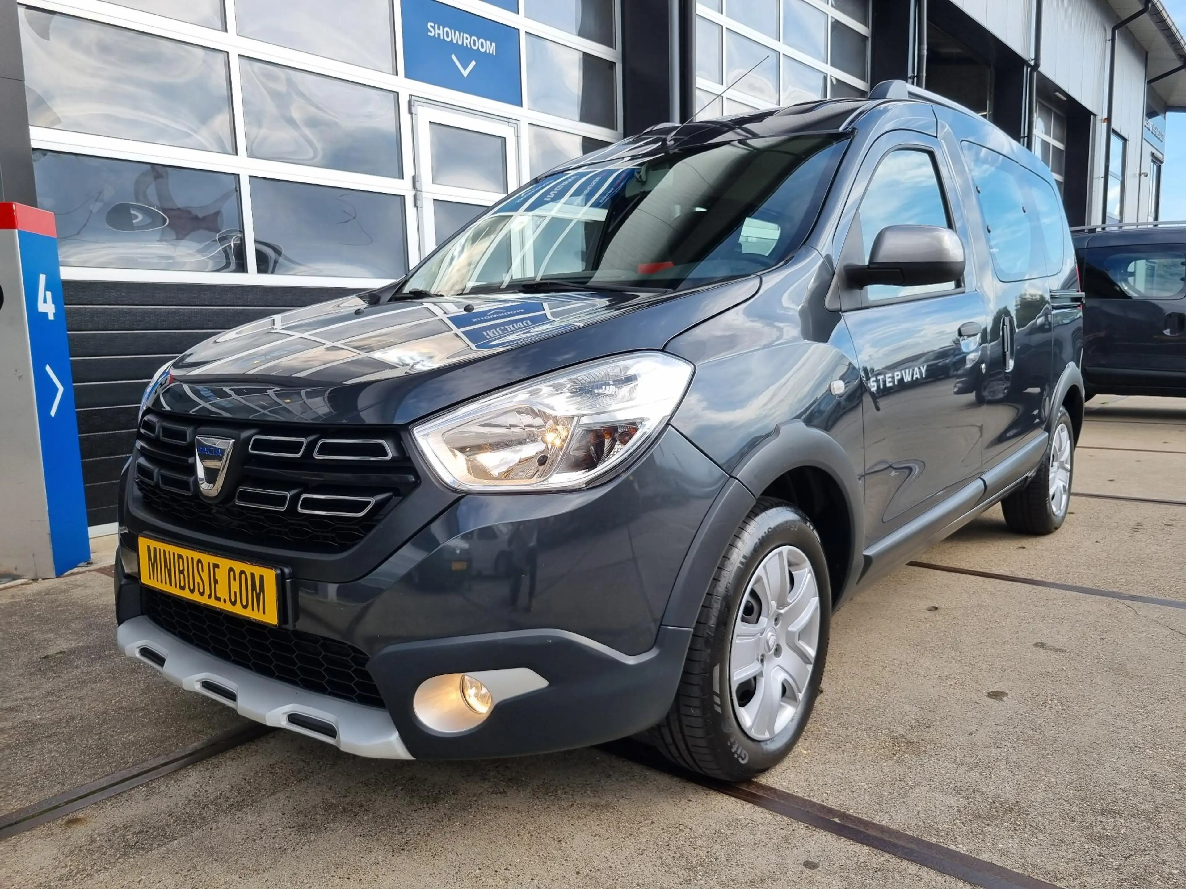 Dacia Dokker 1.3 TCe Stepway 130pk. NAVI / CRUISE / CAMERA / PD — photo 27
