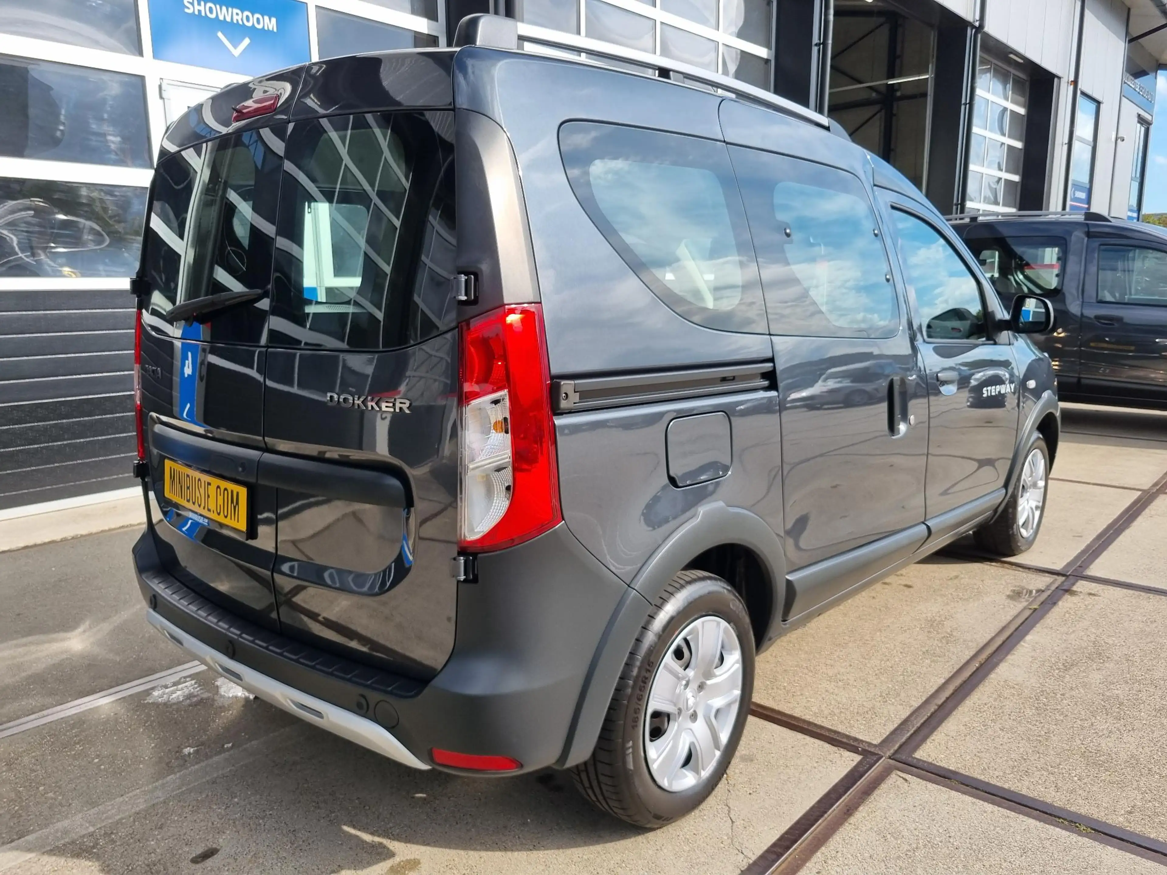 Dacia Dokker 1.3 TCe Stepway 130pk. NAVI / CRUISE / CAMERA / PD — photo 4