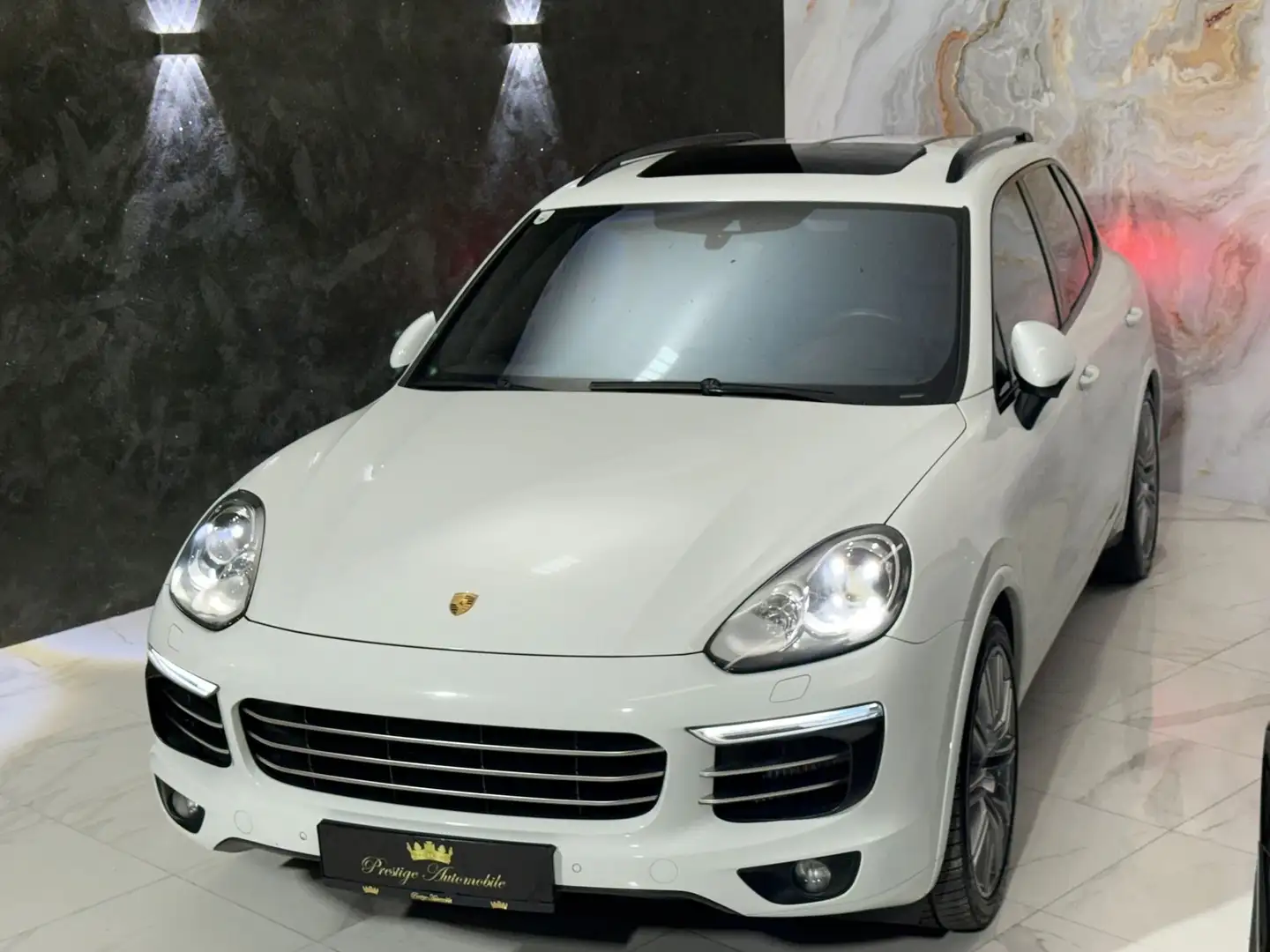 Porsche Cayenne II 3,0 V6 262PS DIESEL * SPORT DESIGN * 2.BESITZ * Weiß - 1