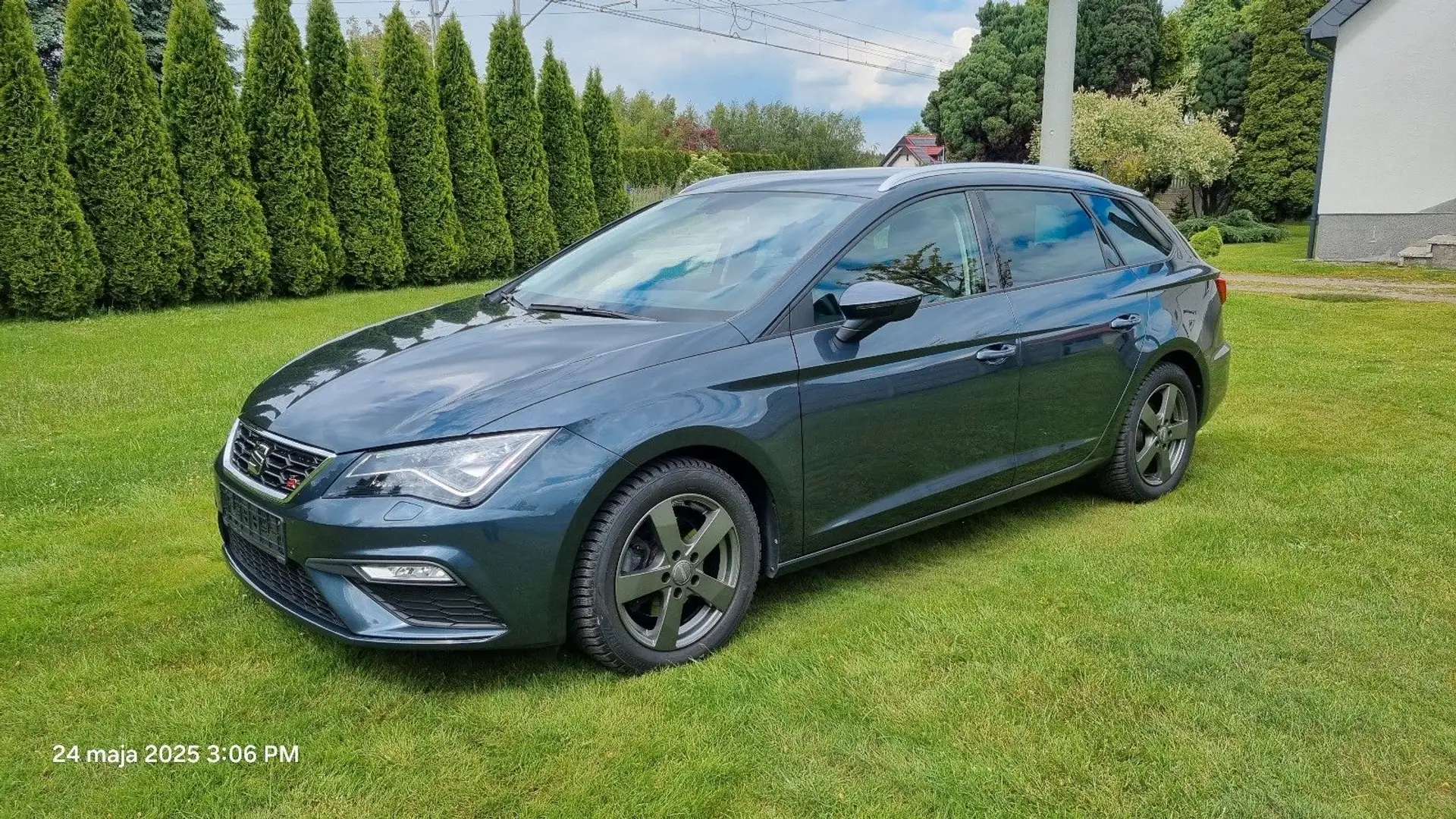 SEAT Leon ST FR TOP,LED,64Tkm,96KW Grau - 1