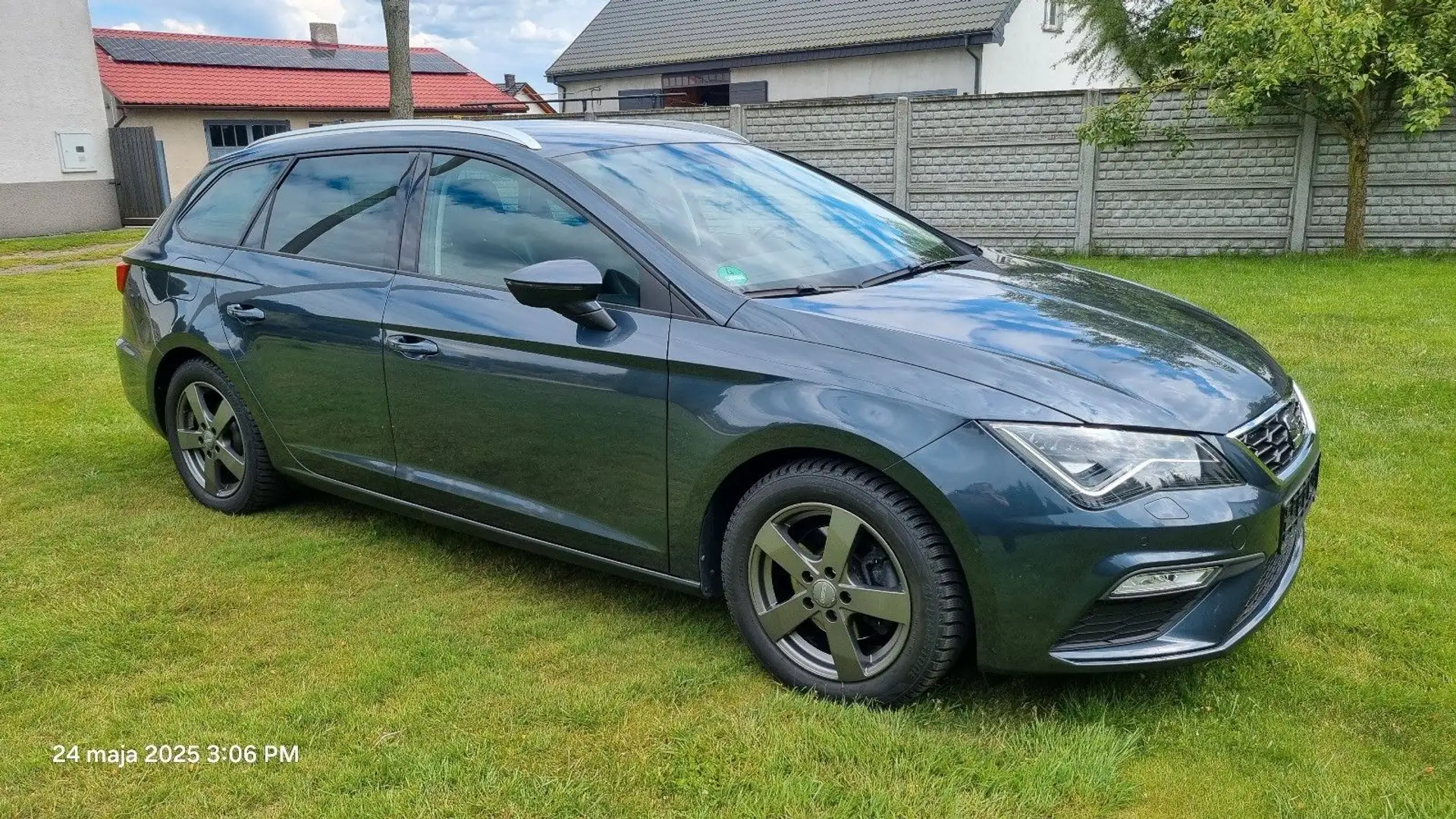 SEAT Leon ST FR TOP,LED,64Tkm,96KW Grau - 2