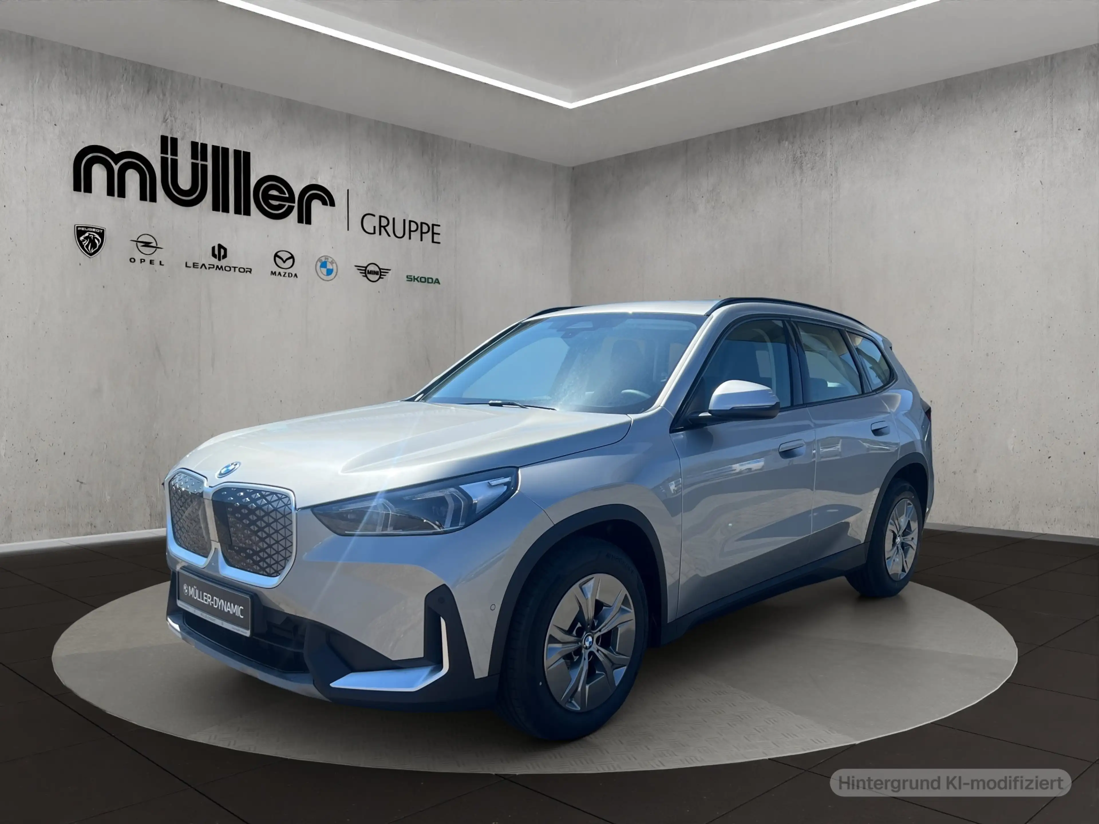 BMW iX1 xDrive20  LED AHK KOMFORTZUG RÜCKFAHR SHZ DAB