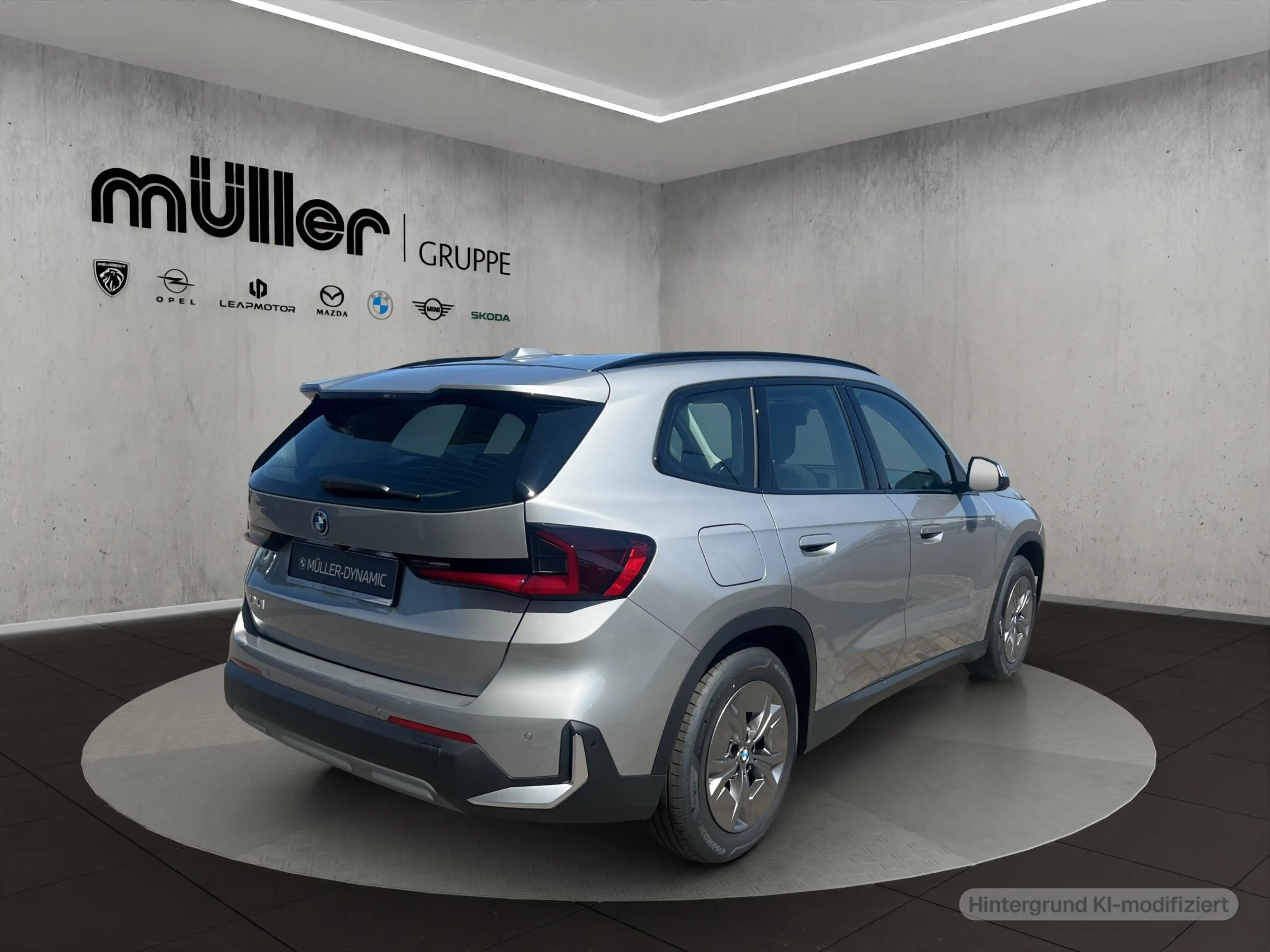 BMW iX1 xDrive20  LED AHK KOMFORTZUG RÜCKFAHR SHZ DAB — photo 7